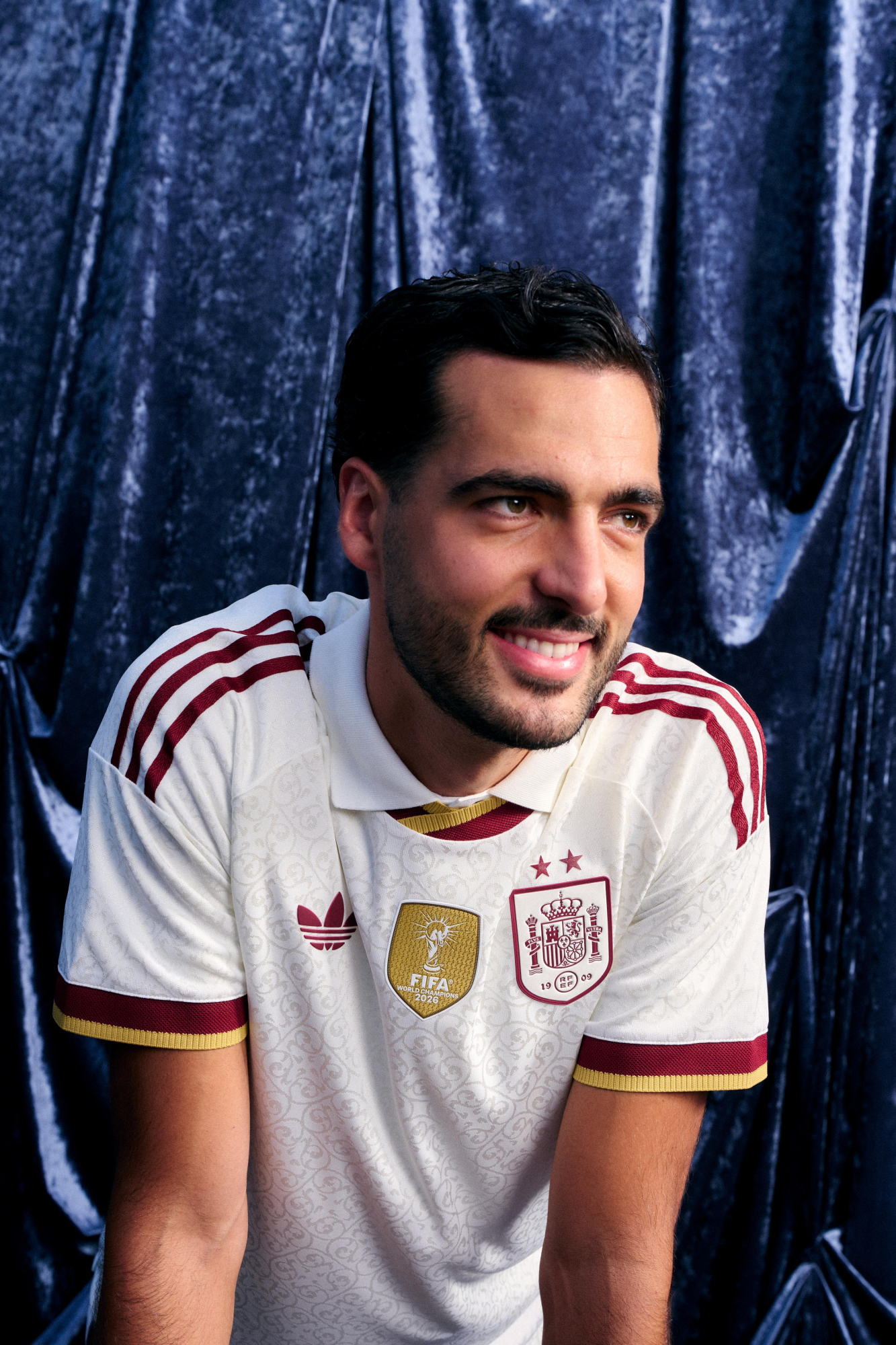 La segunda 'piel' de España, con la segunda estrella La firma deportiva lanza la agotadísima segunda equipación de la Selección con la estrella de campeón del mundo ADIDAS Actualizado: 01/10/2026 10:47 horas