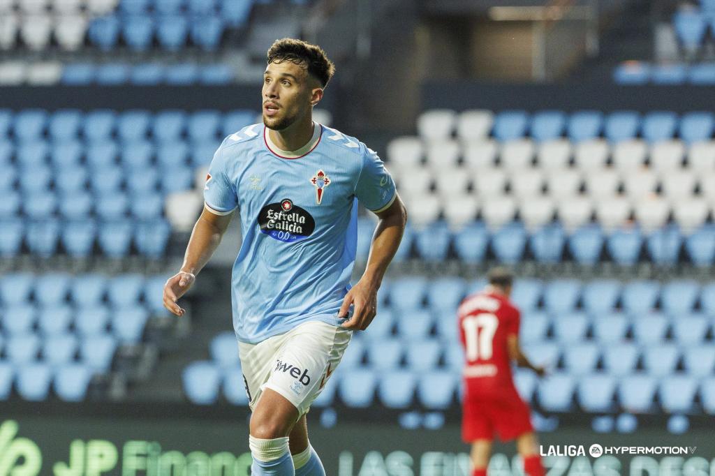 Álvaro Marín celebra uno de los dos goles que marcó ante el Andorra. LALIGA