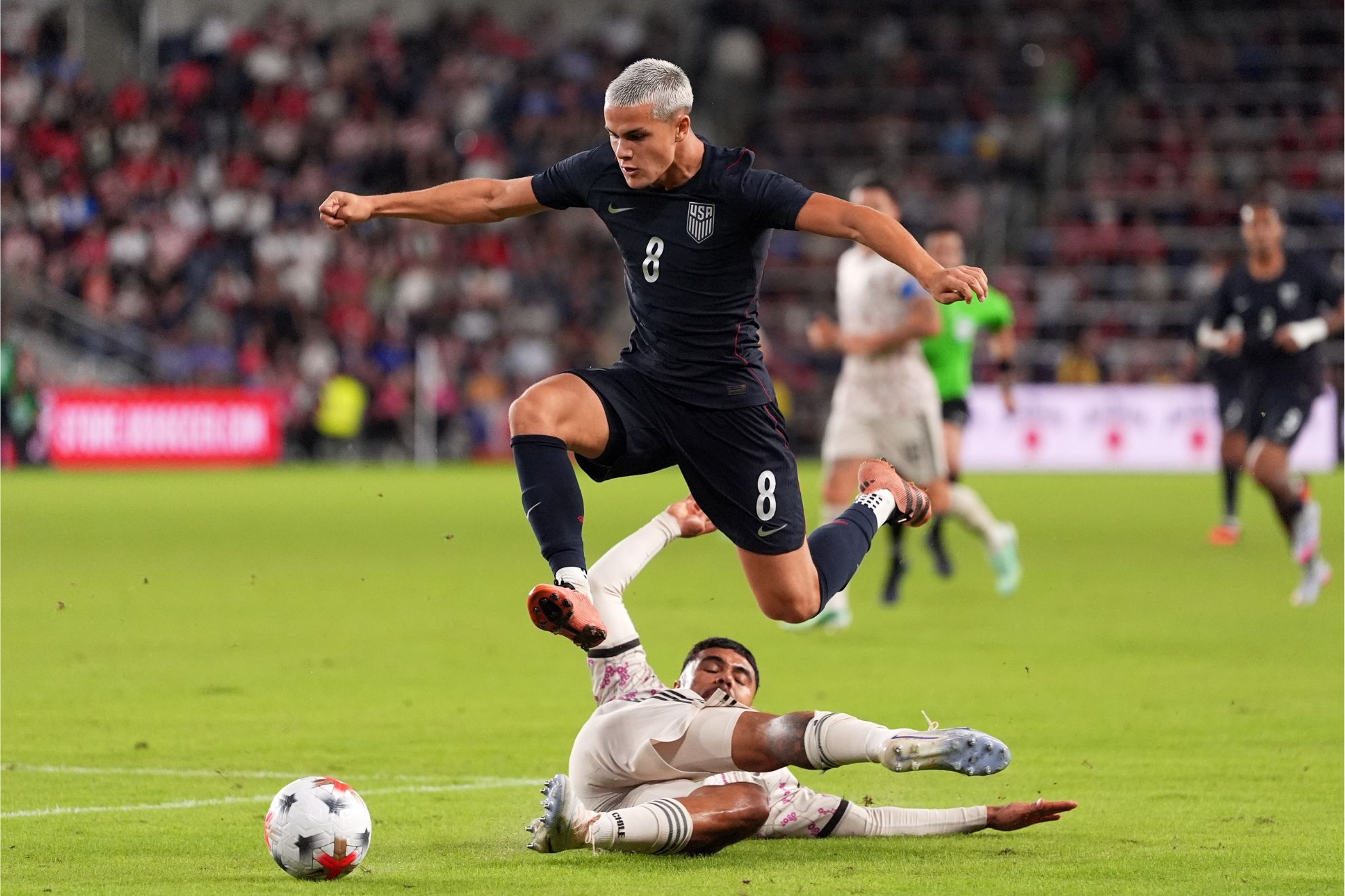 Cavan Sullivan, durante el partido contra Perú