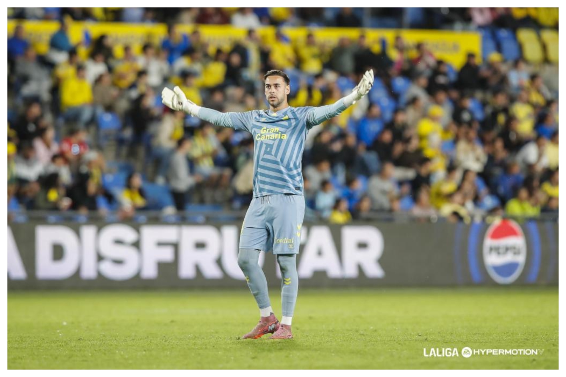 Caro gesticula durante un partido de esta temporada de Las Palmas LALIGA