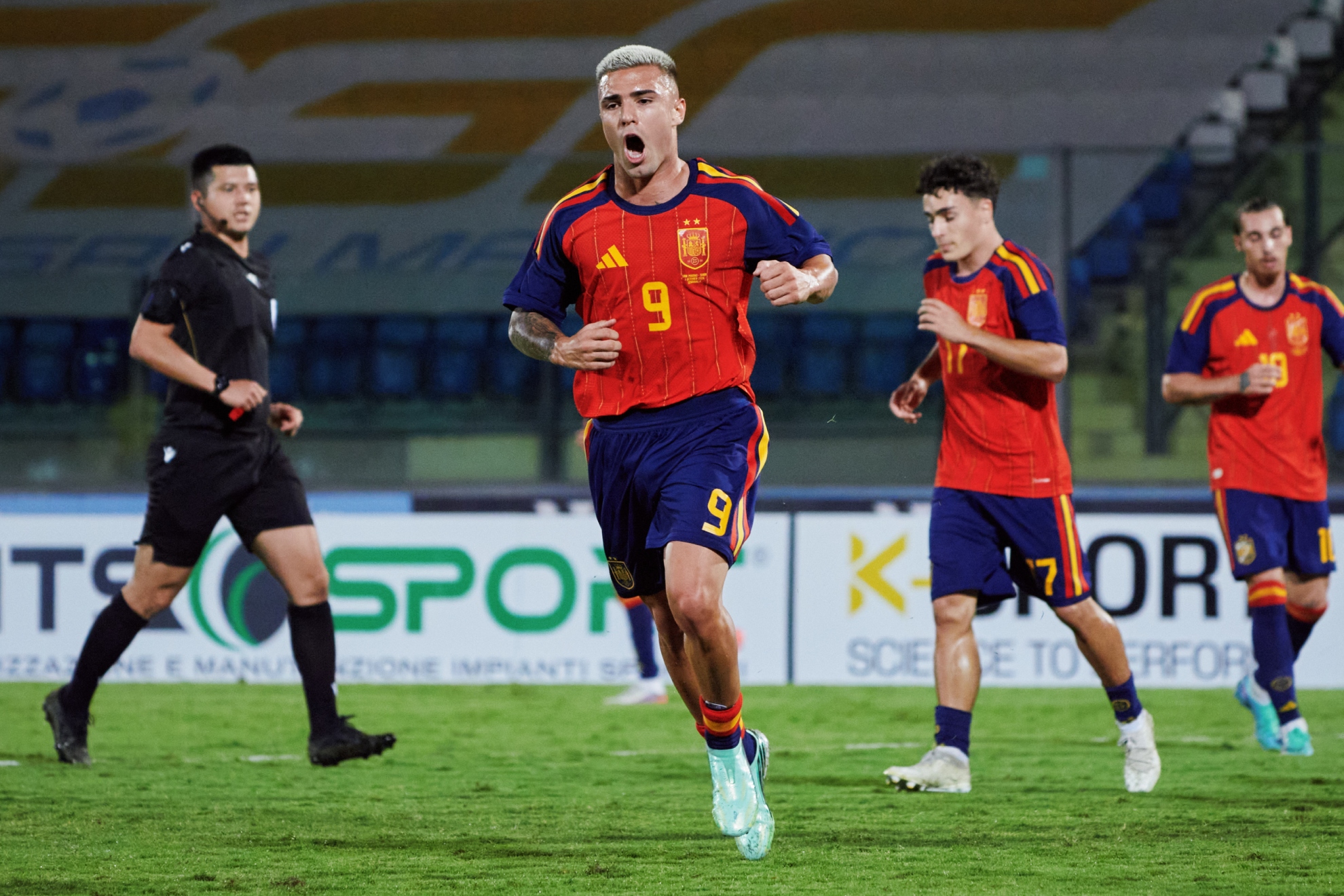 Pablo García, celebrando su gol en la primera parte.