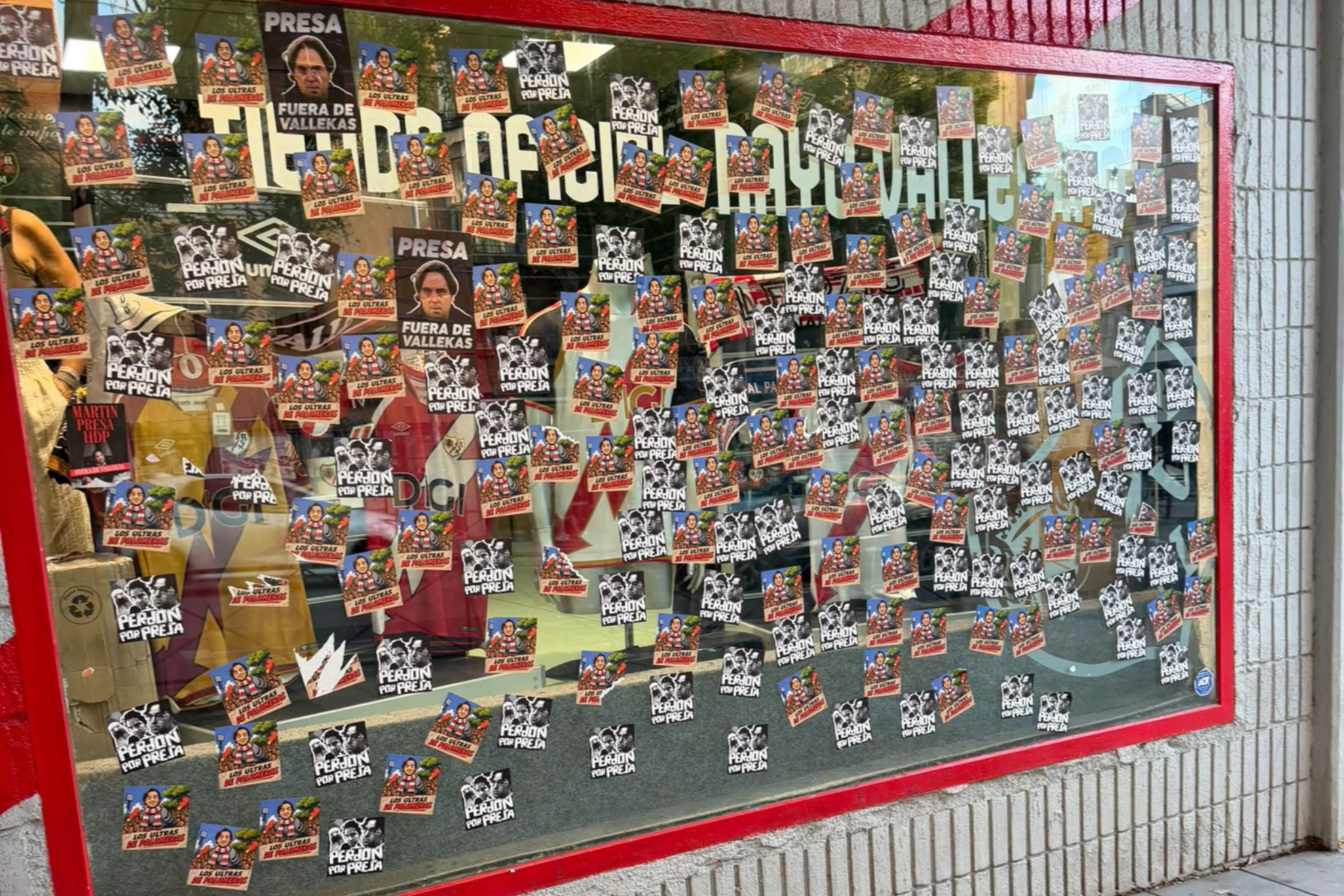 Imagen de los exteriores del estadio de Vallecas. Rayo