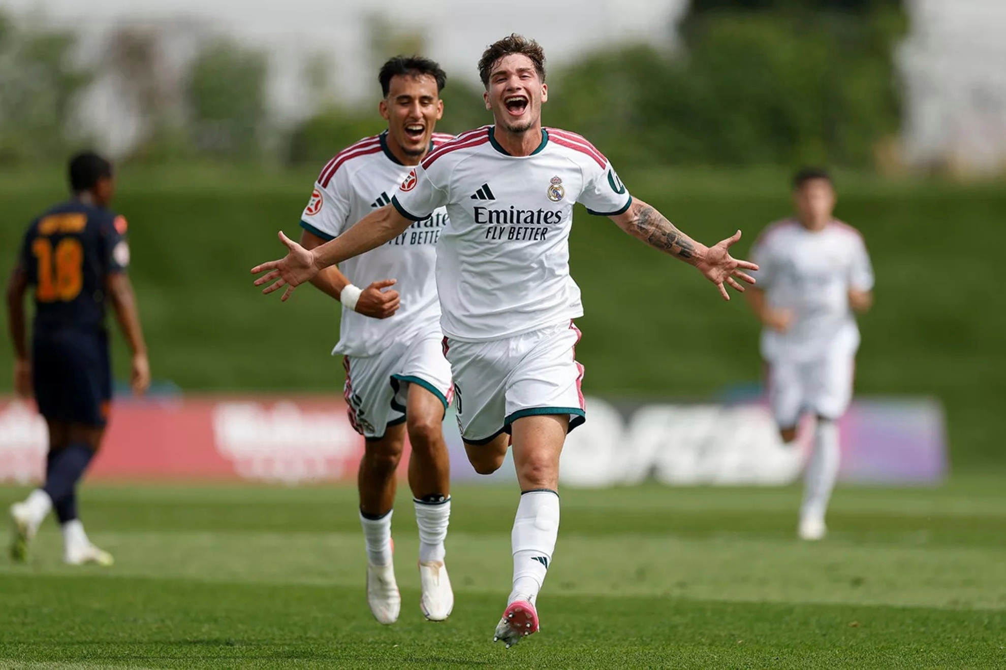 Cestero, celebrando un gol con el Castilla.