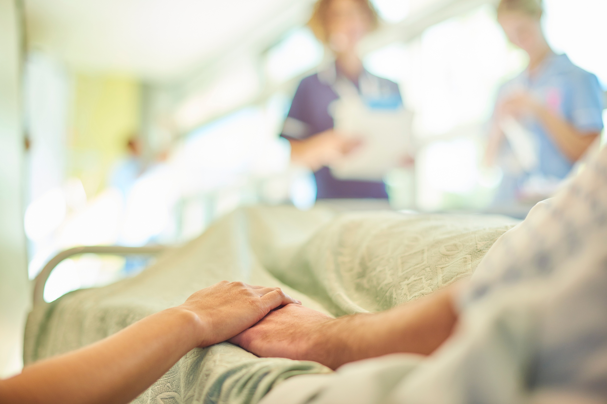 El trabajador se vio obligado a faltar a su puesto durante tres jornadas consecutivas para acompañar a su mujer a una prueba hospitalaria