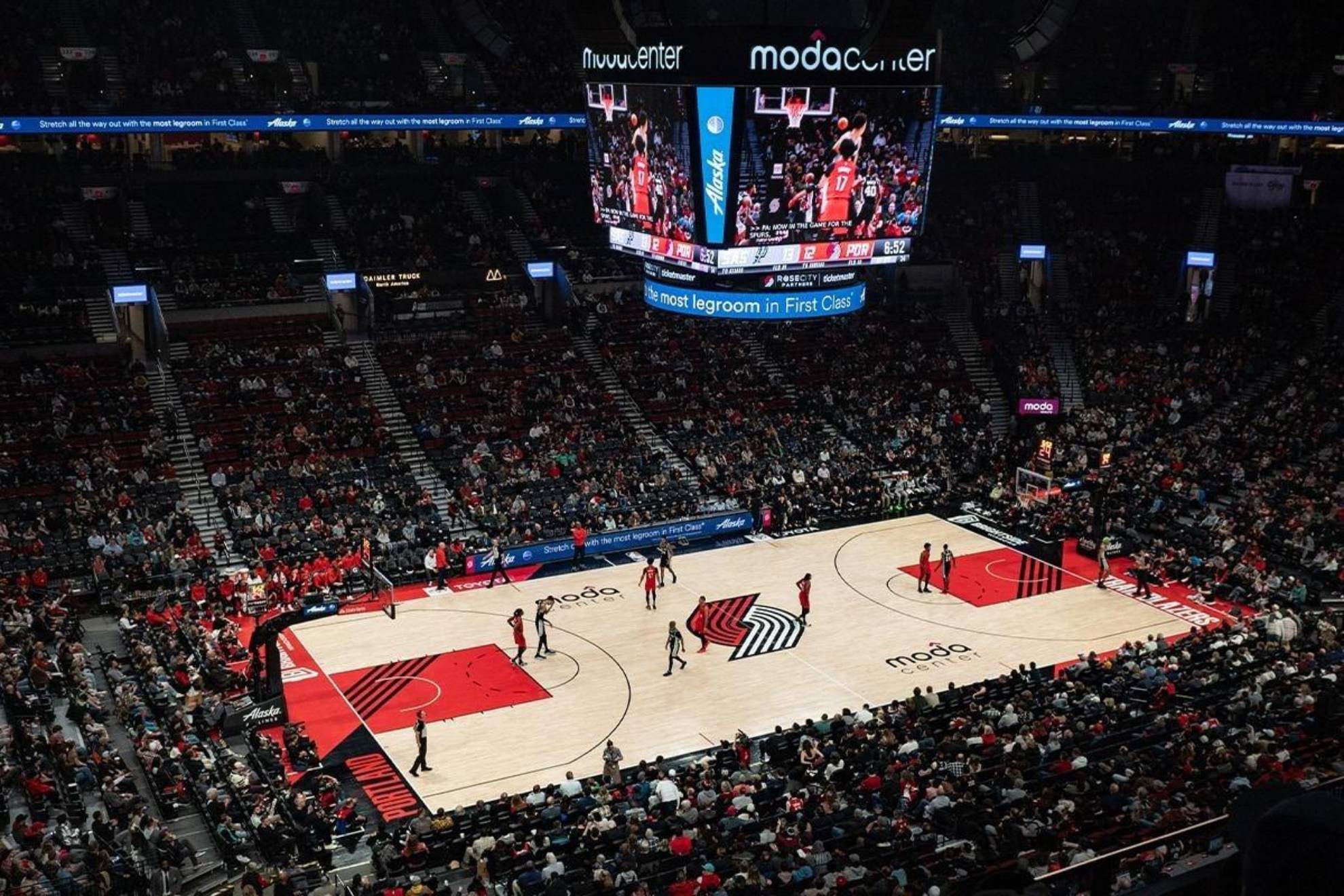 Una panorámica del Moda Center, pabellón de los Blazers.