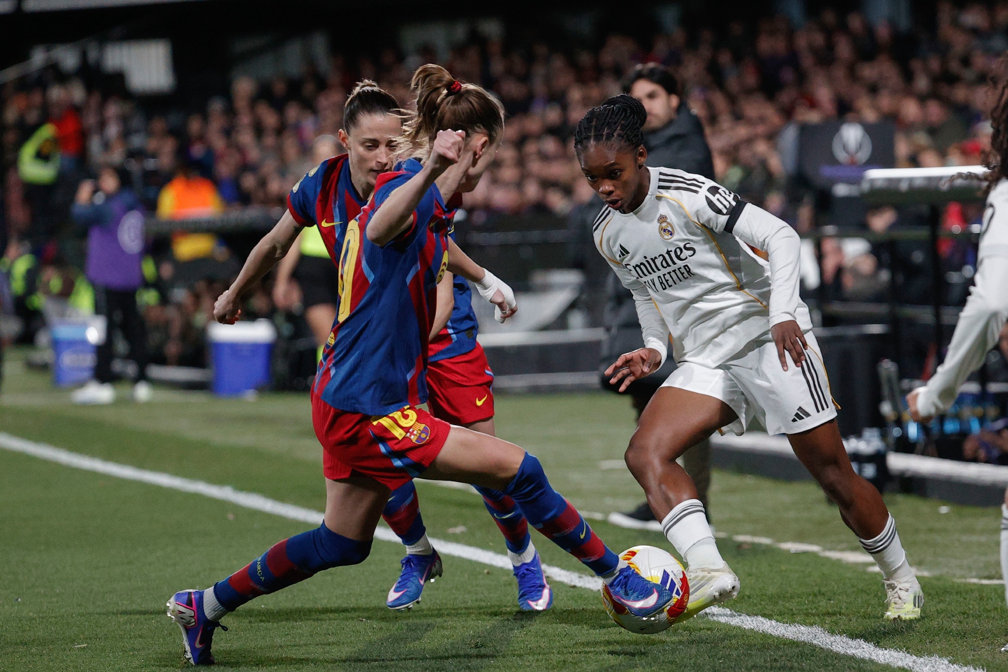 Una imagen del Clásico de la pasada temporada. EFE