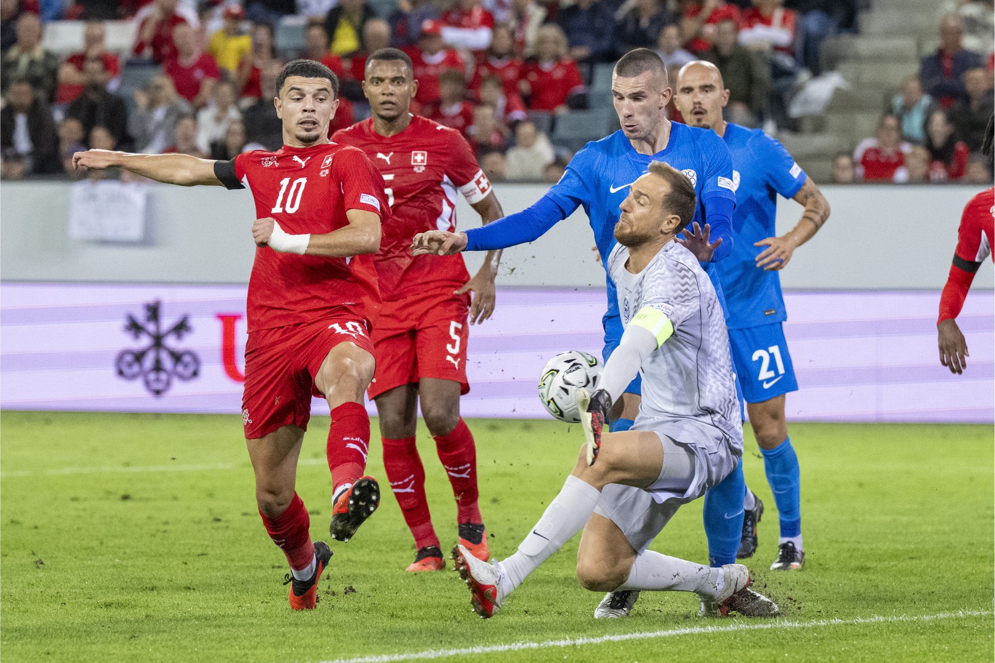Oblak detiene un lanzamiento de Amdouni