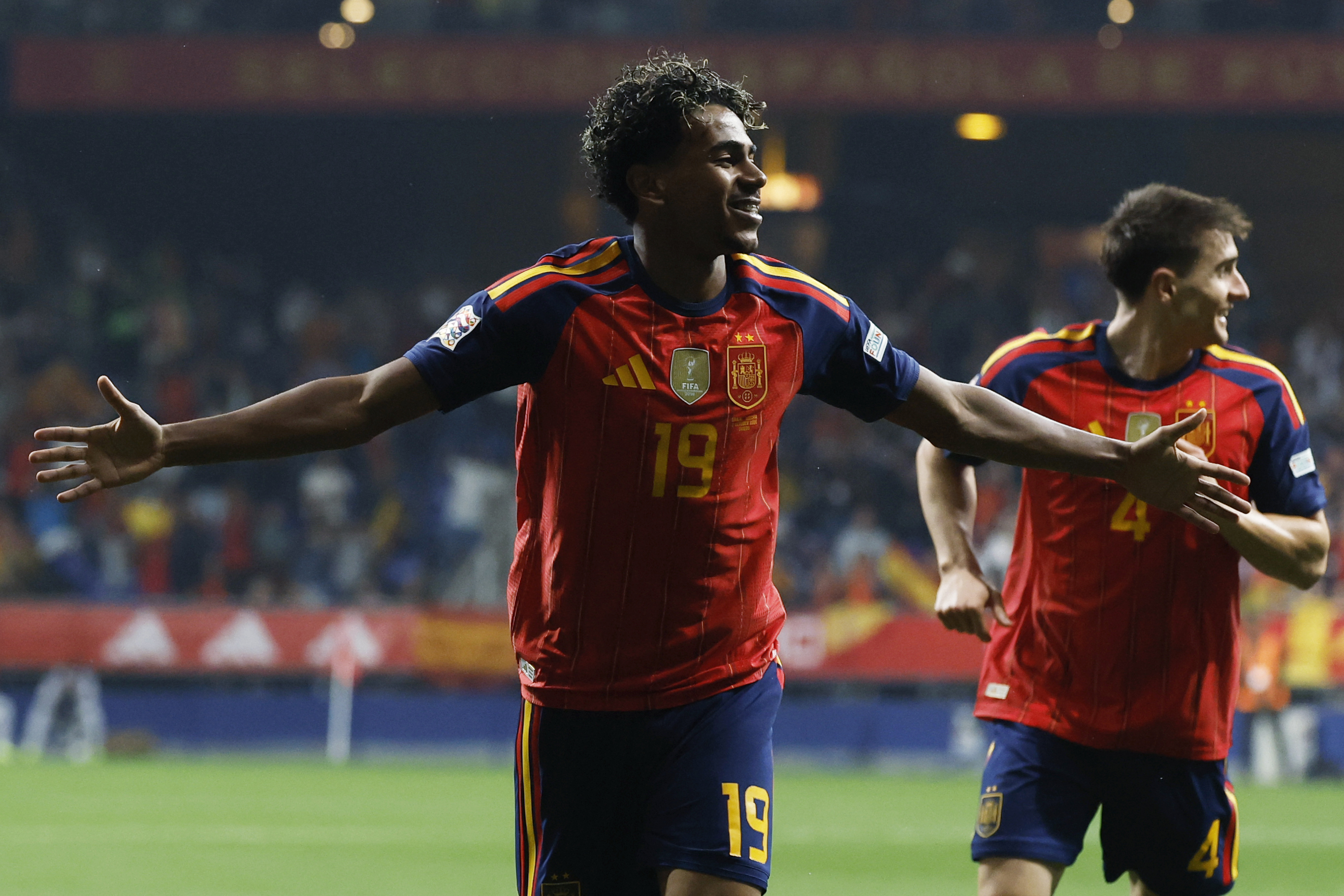 Lamine Yamal celebra el primer gol de España ante la República Checa en Oviedo. Chema Rey