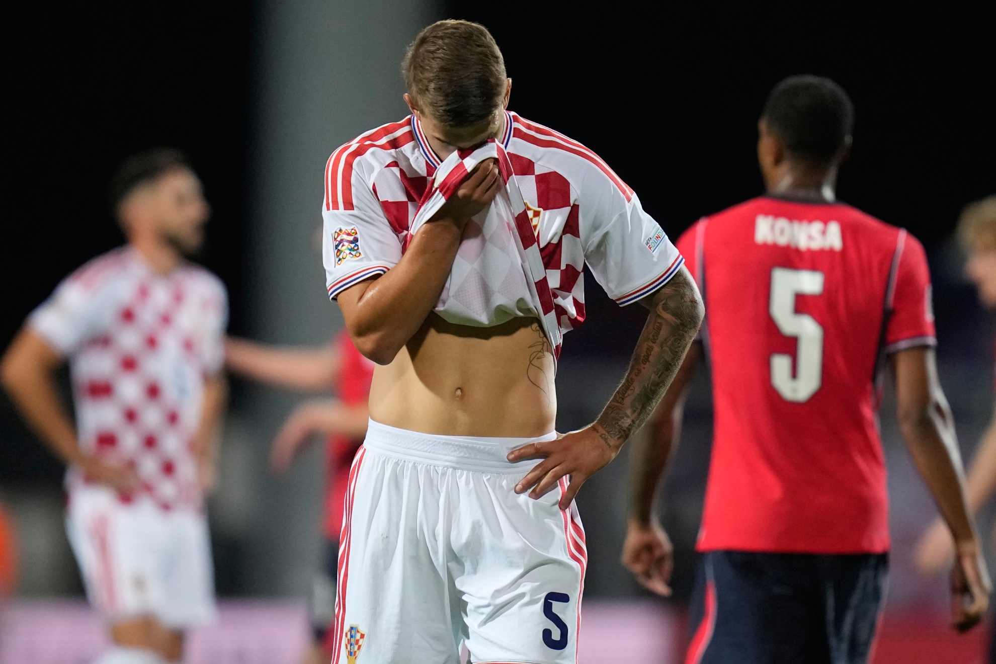 Vuskovic se lamenta en el Croacia-Inglaterra. LAPRESSE
