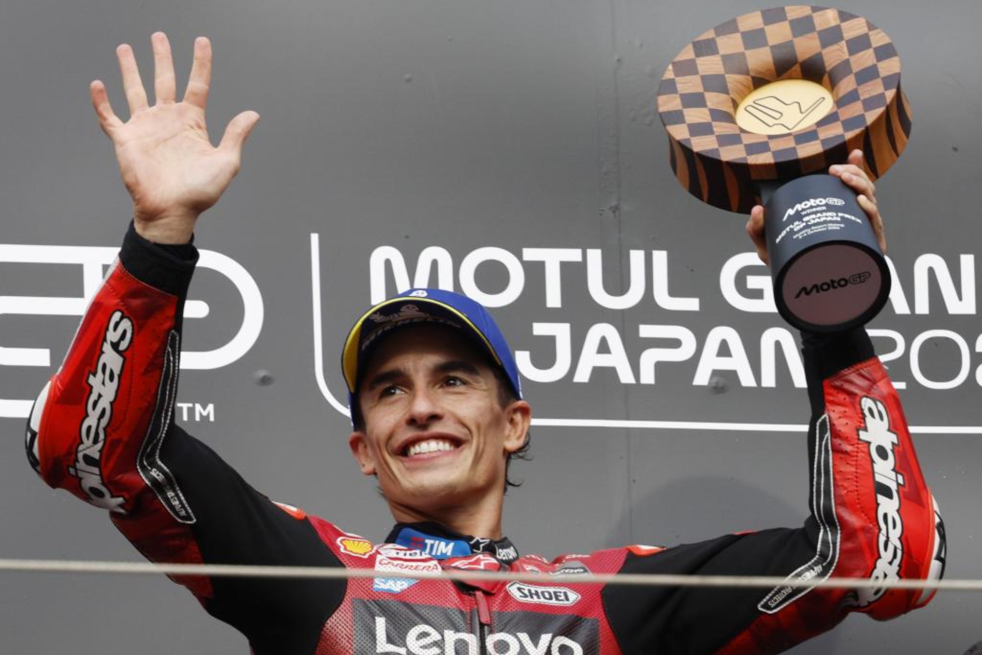 Marc Márquez, en el podio. EFE