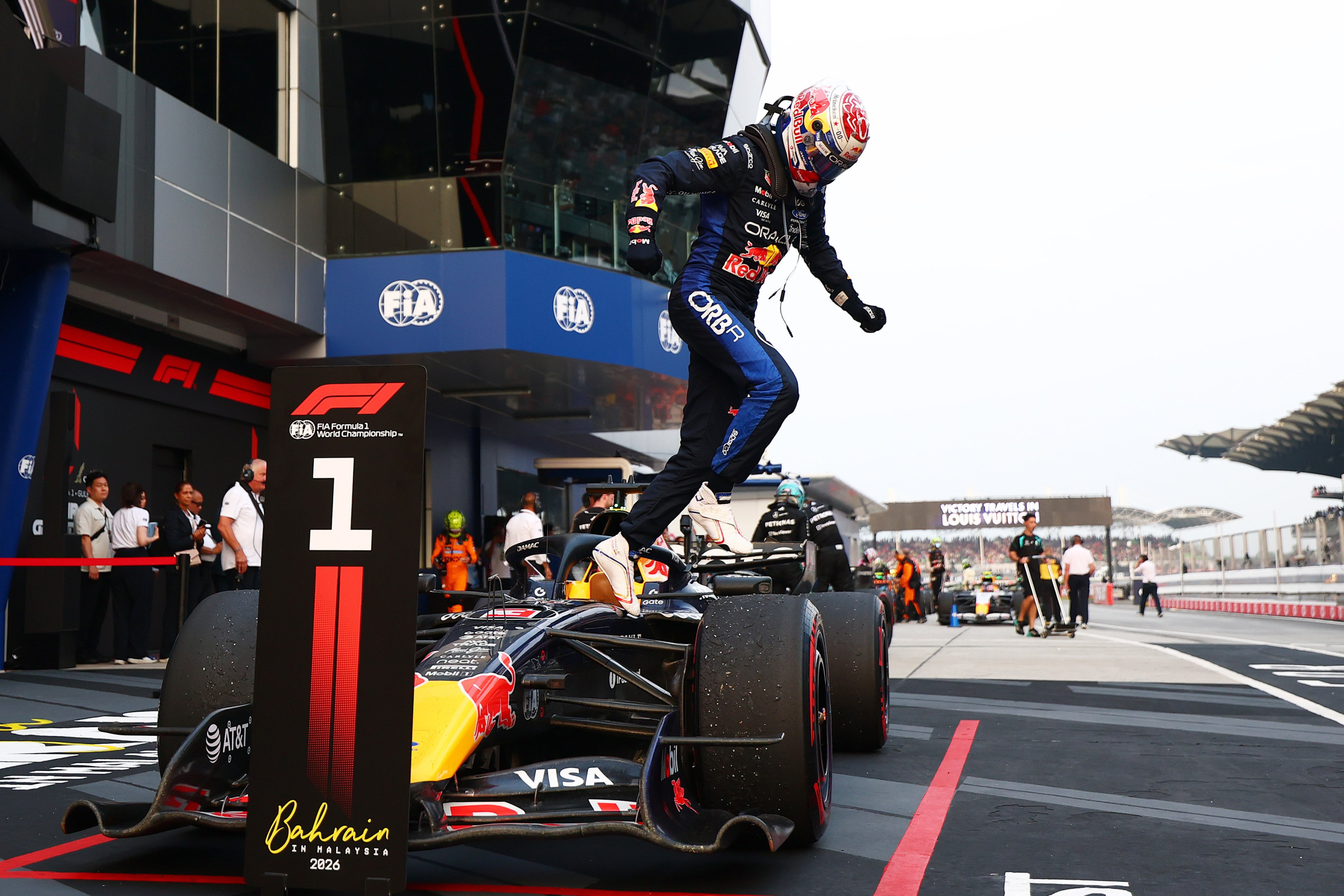 Verstappen, celebrando su primer triunfo en el GP de Bahréin en Malasia. F1.com