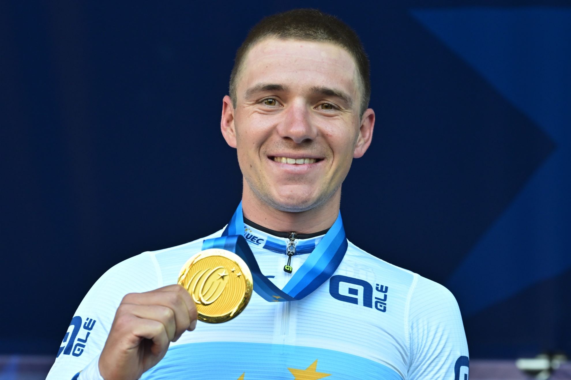 Remco Evenepoel, con su oro.