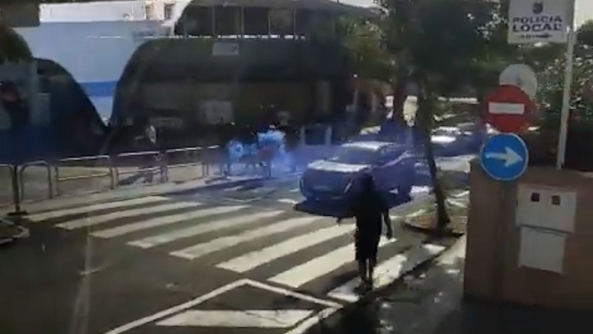 Ultras del equipo canario apedrean el bus del equipo madrileño antes del inicio del partido de primera ronda de la Copa del Rey