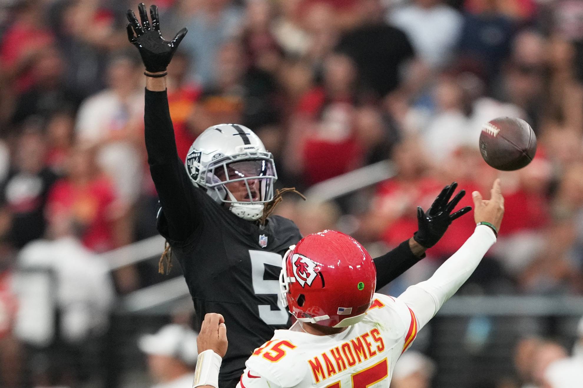 Mahomes enseña el camino a Chiefs, que sigue con paso perfecto AP Photo/Rick Scuteri