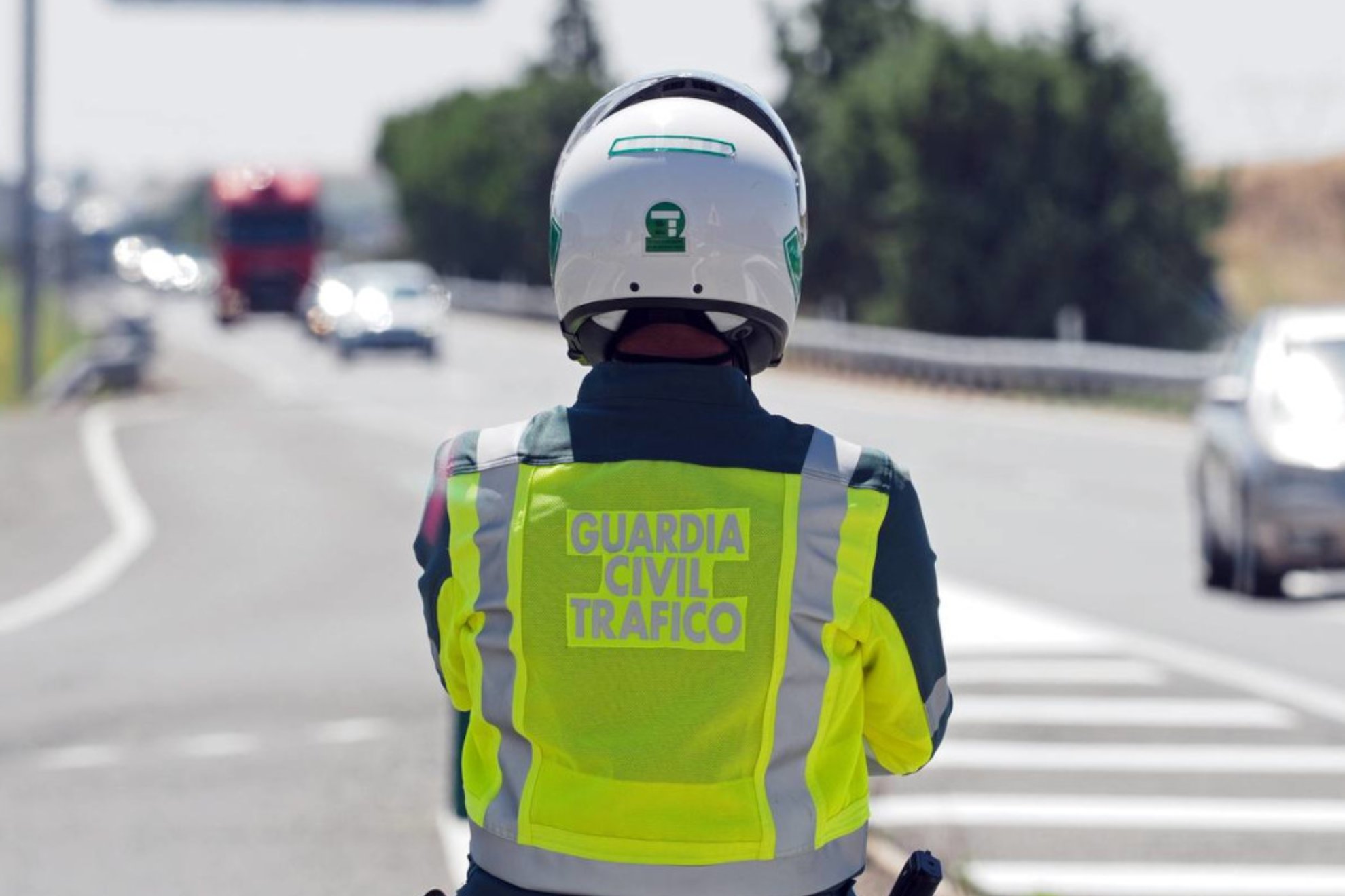 La Agrupación de Tráfico de la Guardia Civil, junto con policías locales y autonómicas, se está encargando de esta campaña. DGT.