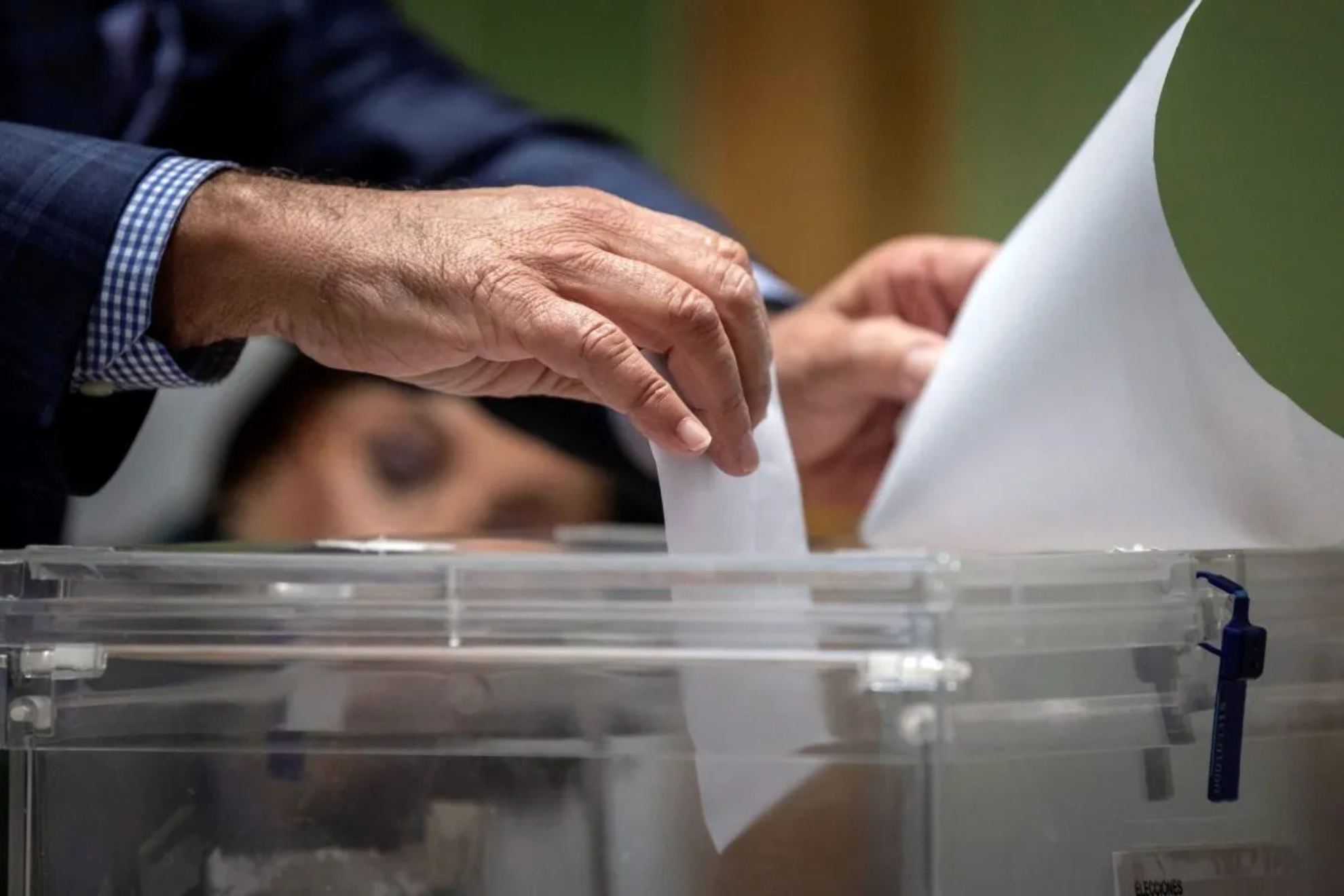 ¿Cuándo sabrás si te toca mesa electoral el 29N? Fechas clave, cuándo se sortean y cuáles son los criterios EFE