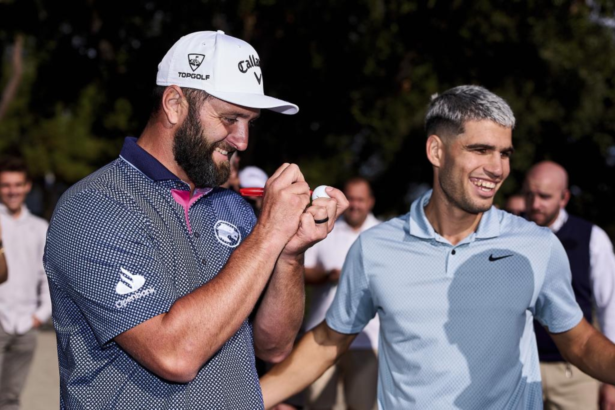 Jon Rahm (31) junto a Carlos Alcaraz en el Open del año pasado EFE