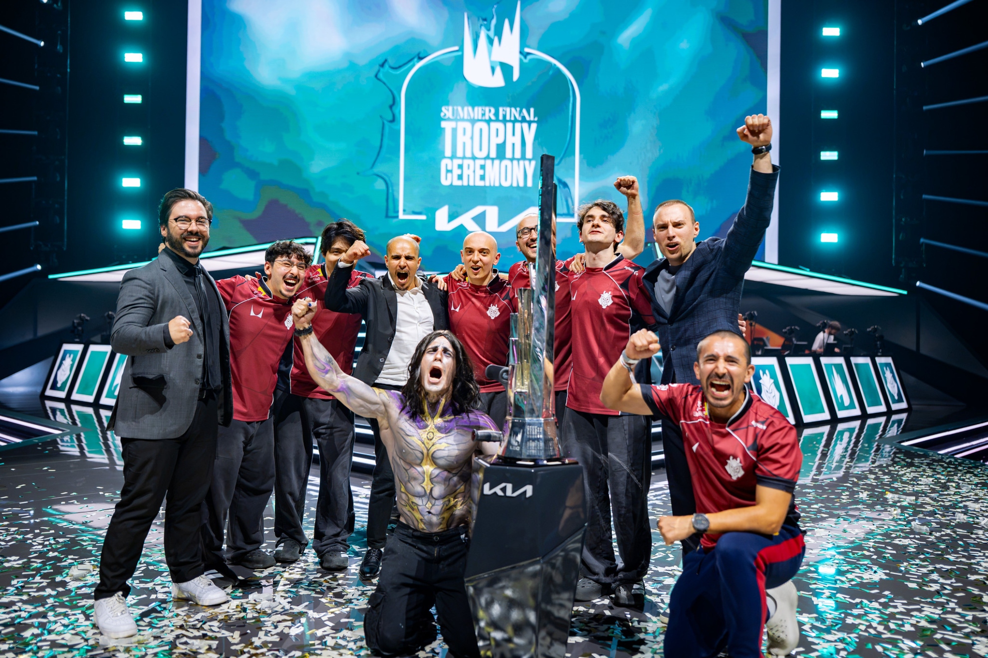 G2 levantando el trofeo de la LEC del split de verano
