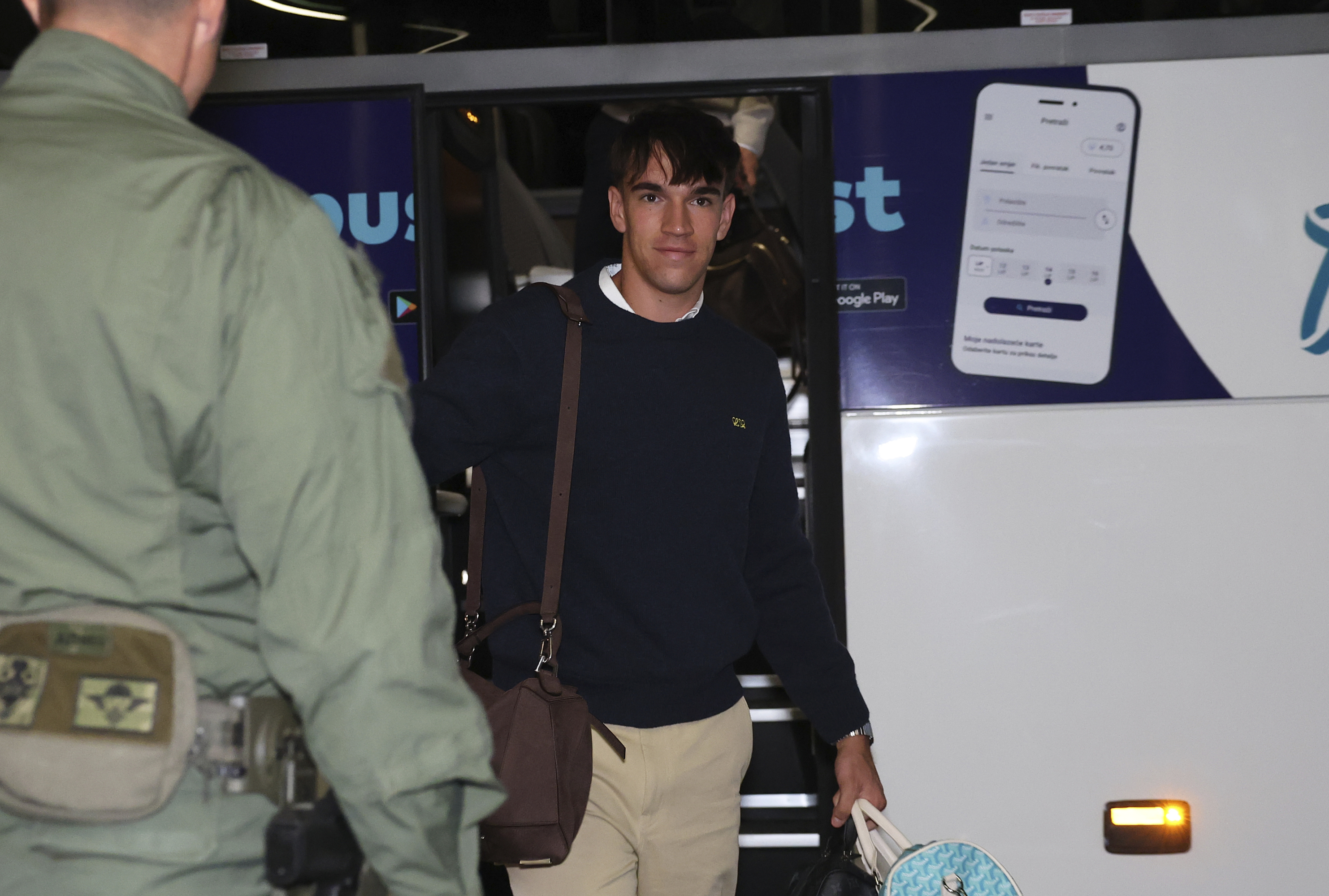 Carlos Espí en su llegad a Split. CHEMA REY