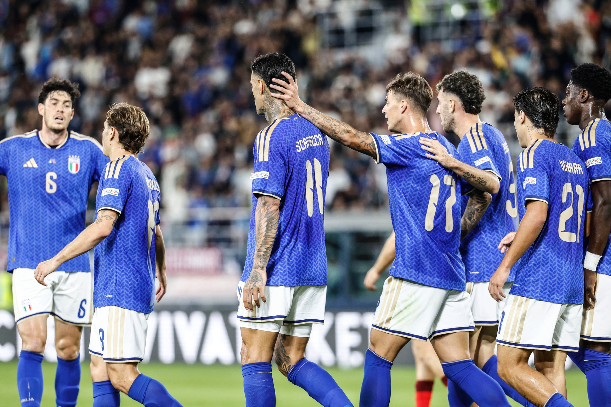 Jugadores de Italia celebrando el gol de Scamacca EFE