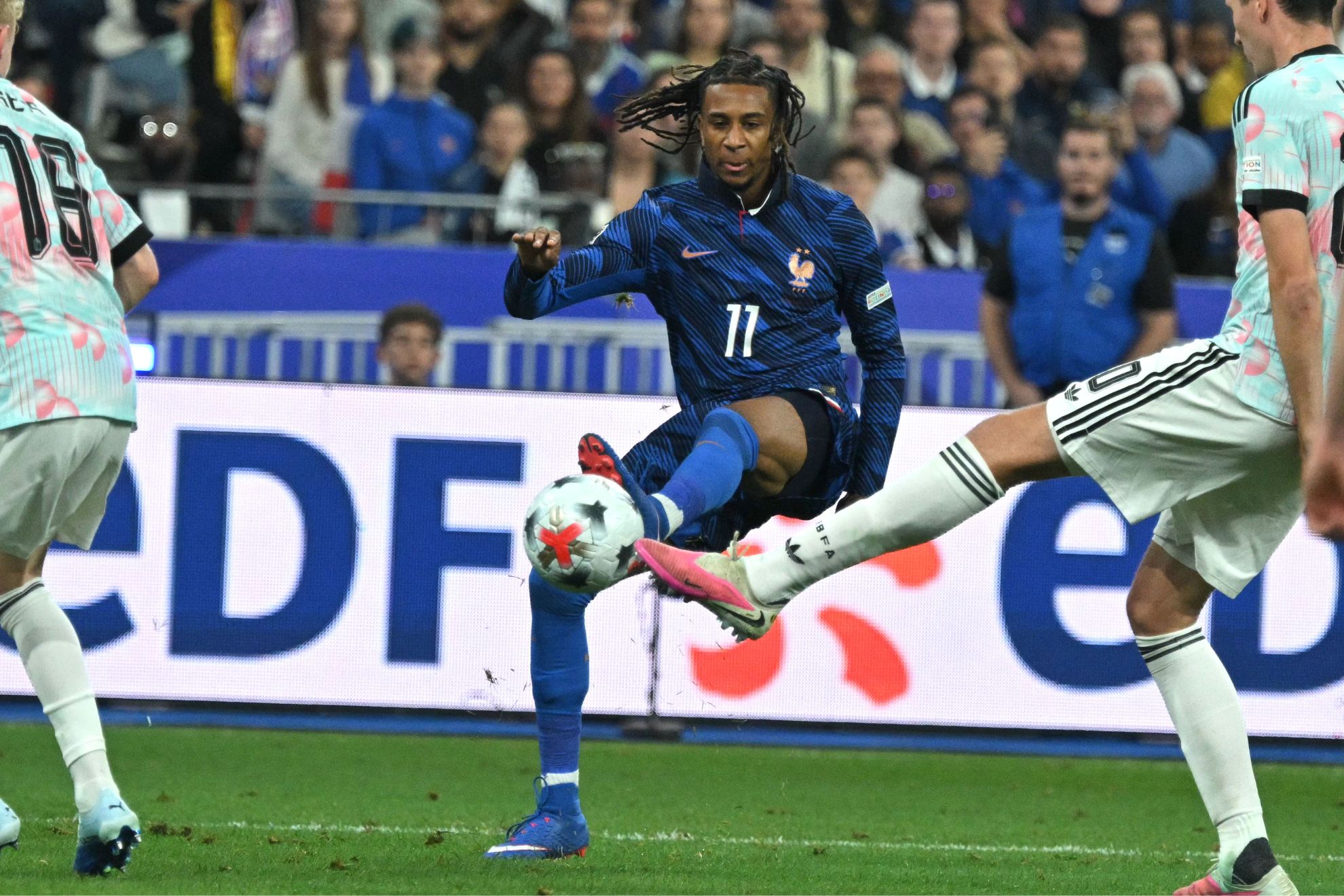 Olise, durante el partido contra Bélgica