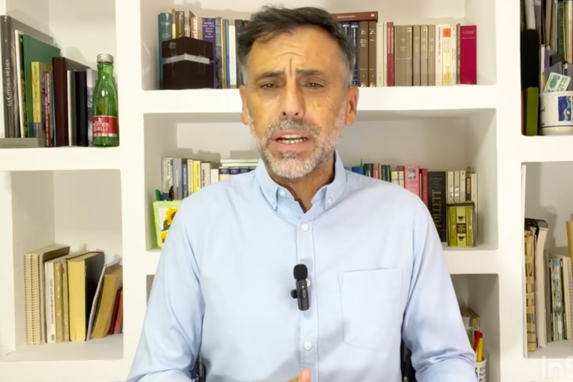 Alfonso Muñoz durante su exposicion en su canal de Youtube