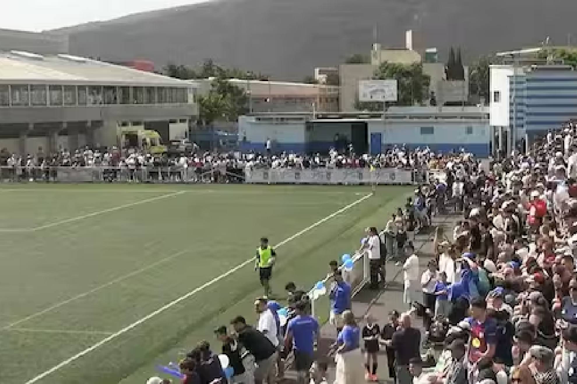 Aspecto de la grada del campo de Tasagaya el pasado domingo