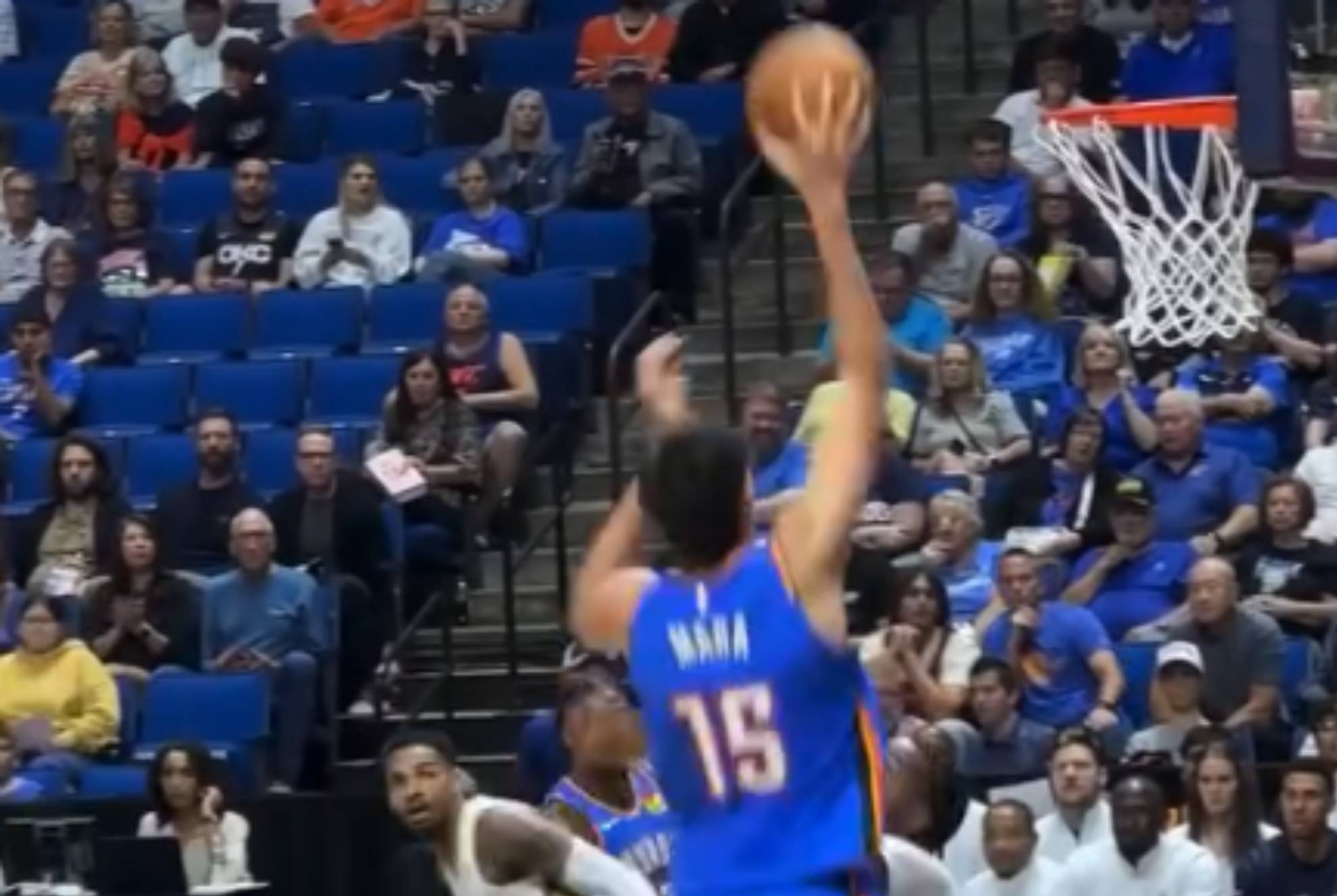 Aday Mara impacta a la NBA en su inmaculado estreno con los Thunder imponiendo su alcance de 2,97 m. NBA