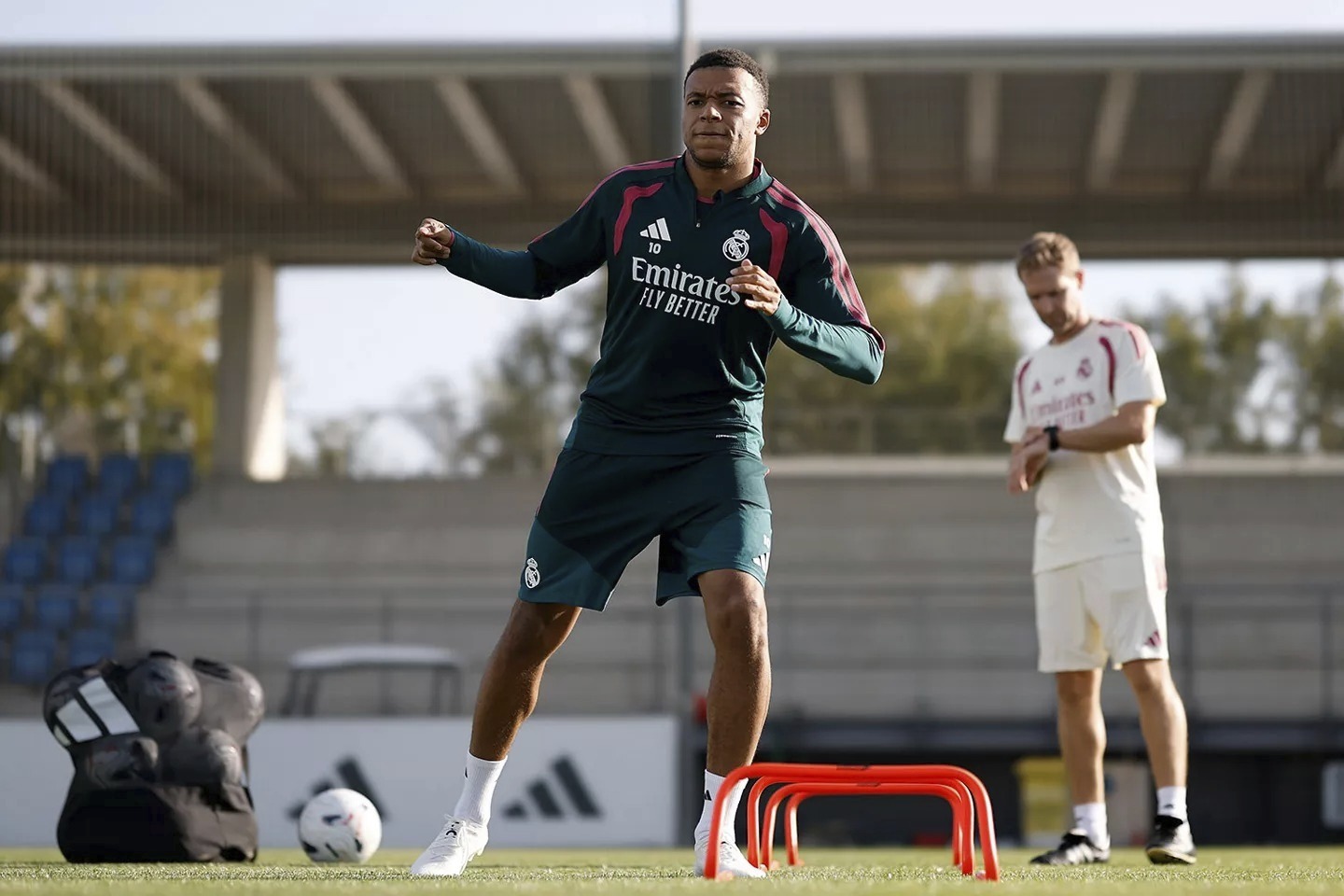Mbappé, durante una sesión de entrenamiento tras su regreso del parón de selecciones. REALMADRID.COM