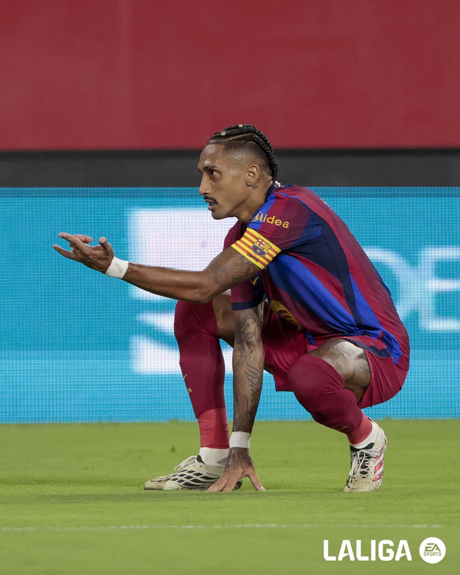 Rafhinha esulta per un gol contro il Siviglia