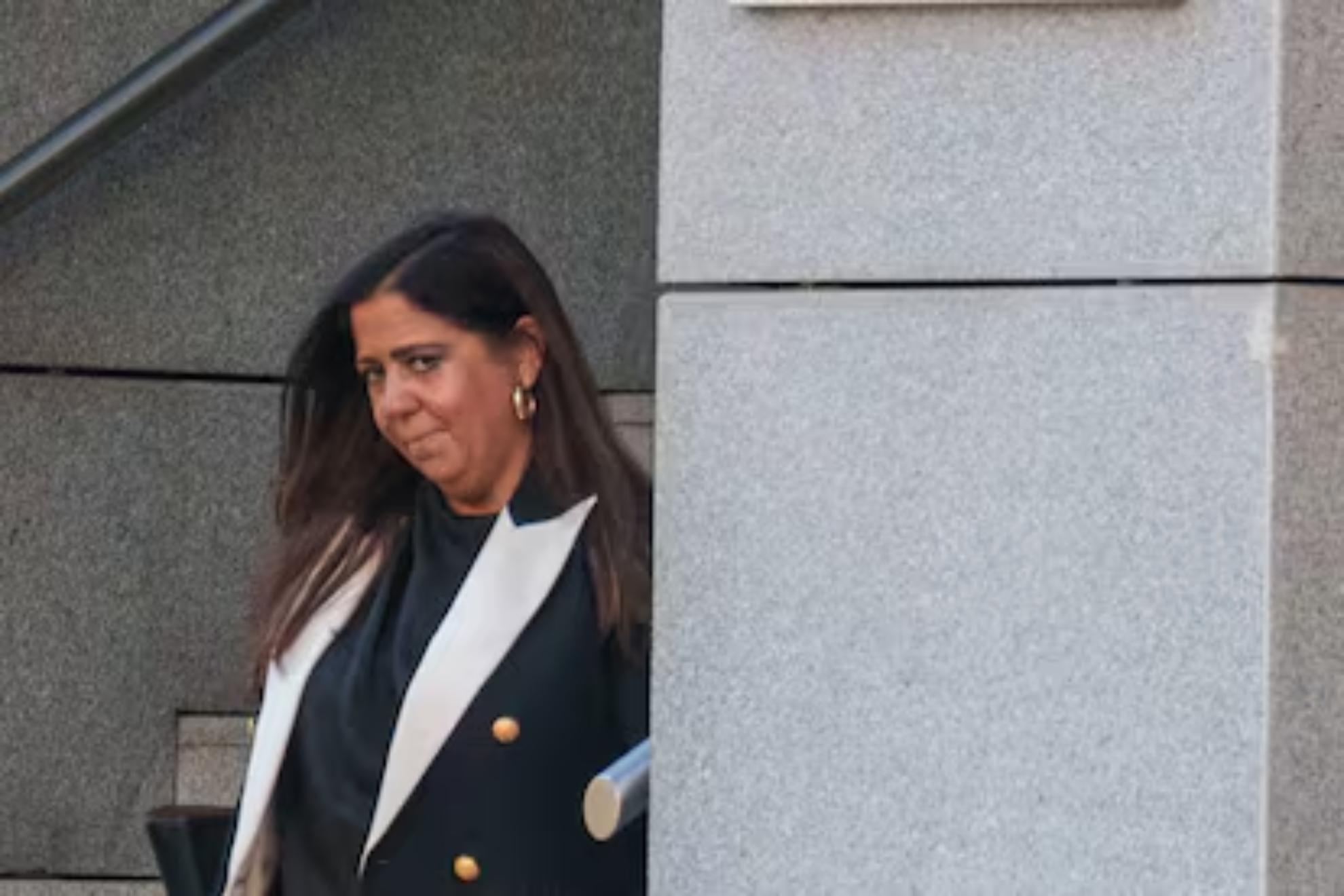 La jueza Beatriz Biedma, a su salida de la Audiencia Nacional tras declarar ante el juez Pedraz. EFE