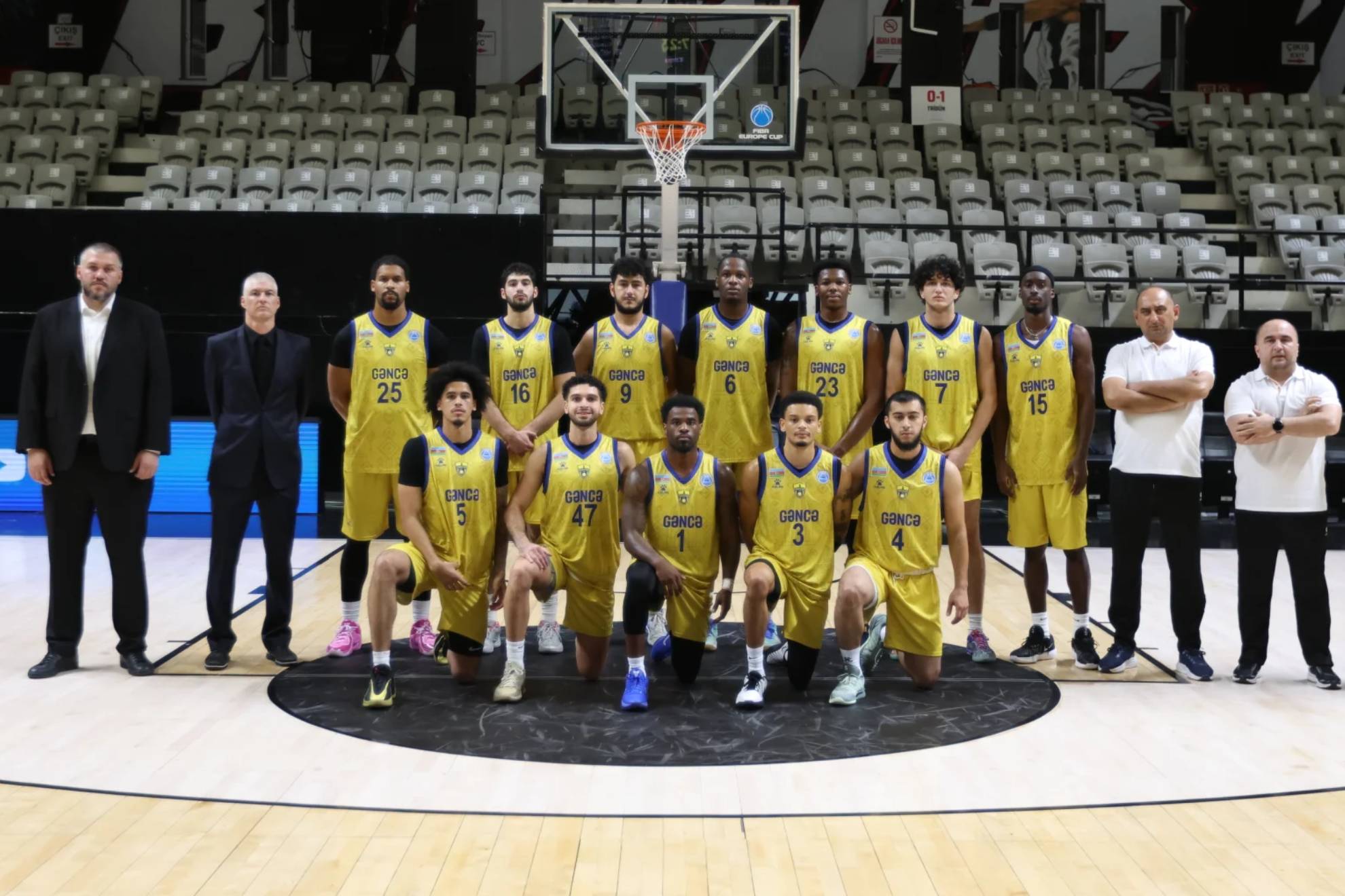 El Gence BC posa antes de un encuentro. FIBA