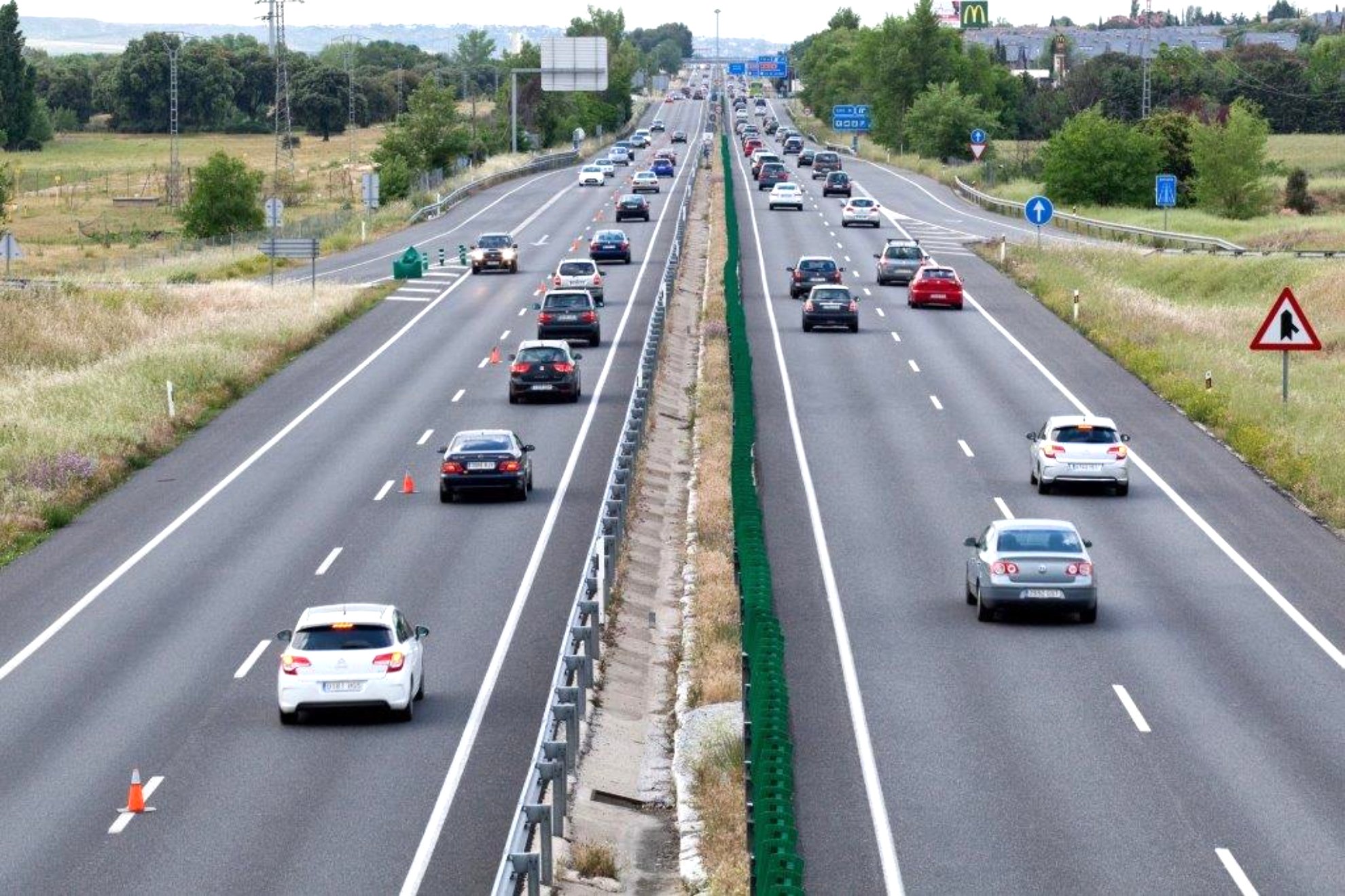 El operativo especial incluirá la puesta en marcha de carriles adicionales y reversibles. DGT.