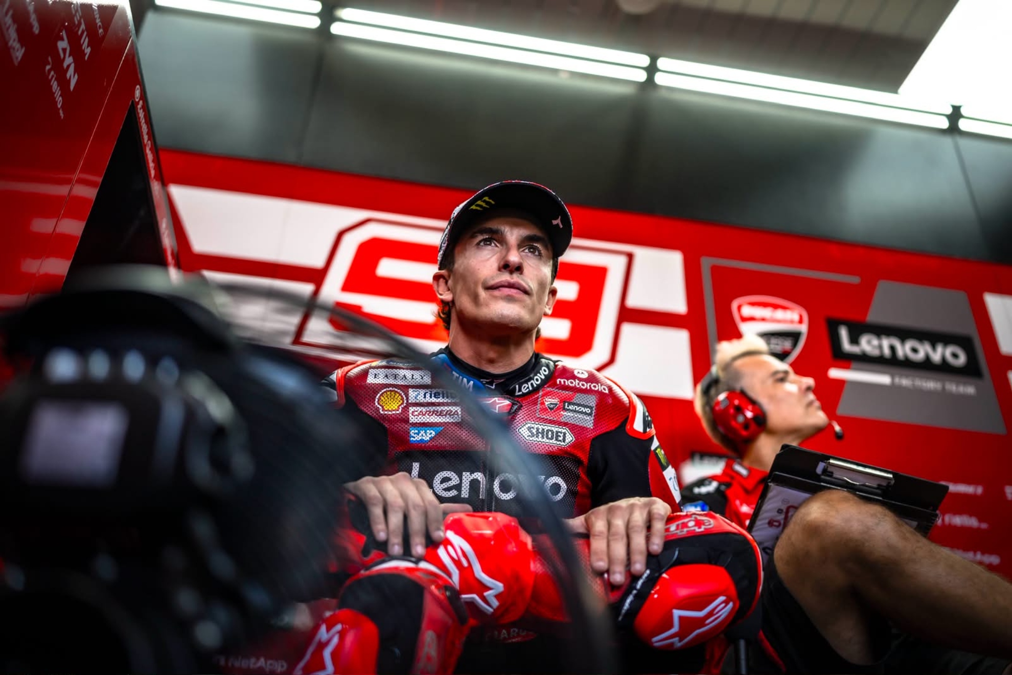 Marc Márquez, en su box en Mandalika. DUCATI