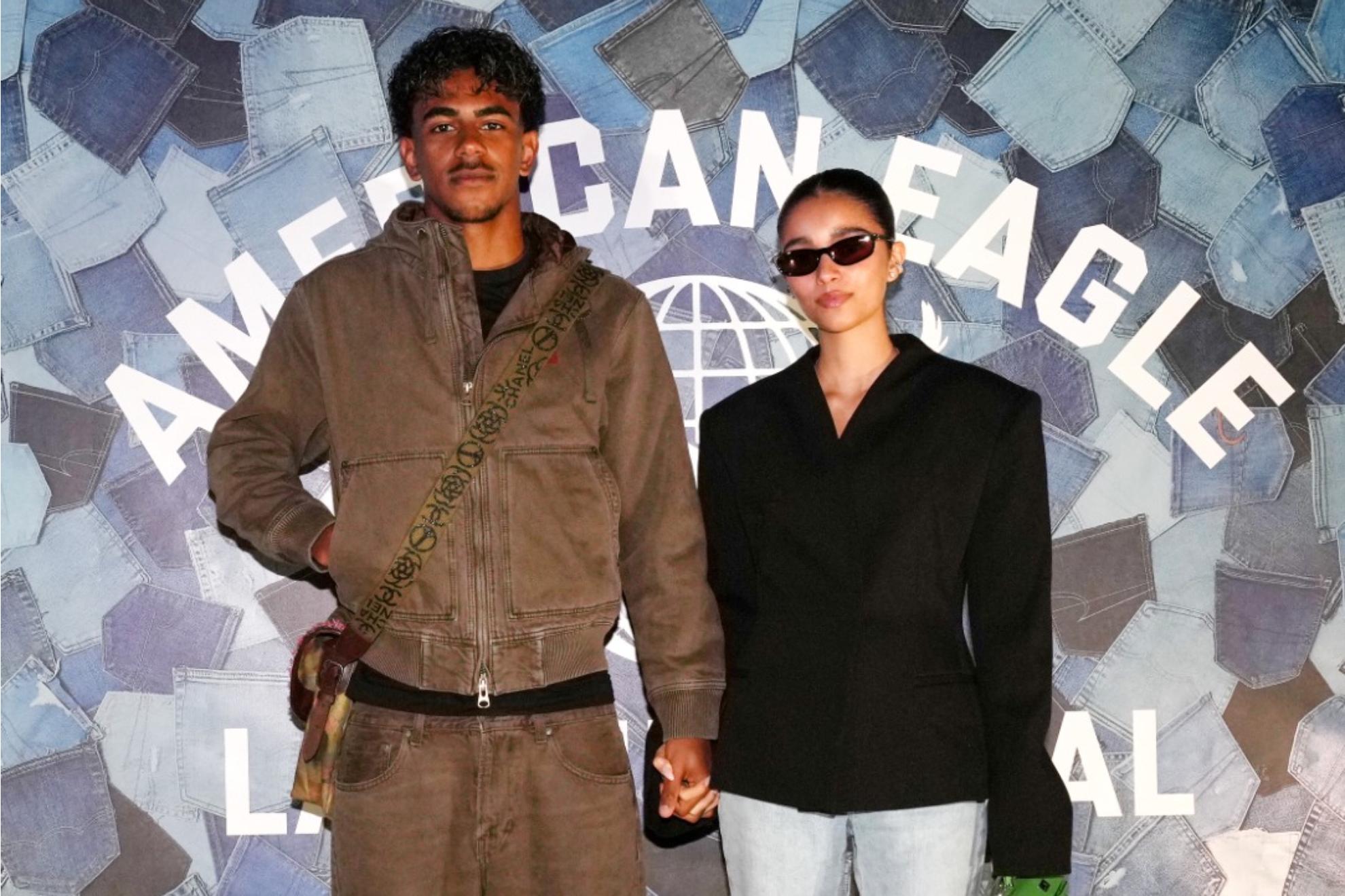 Lamine Yamal e Inés García posan a su llegada al 'American Eagle Beach Club'.