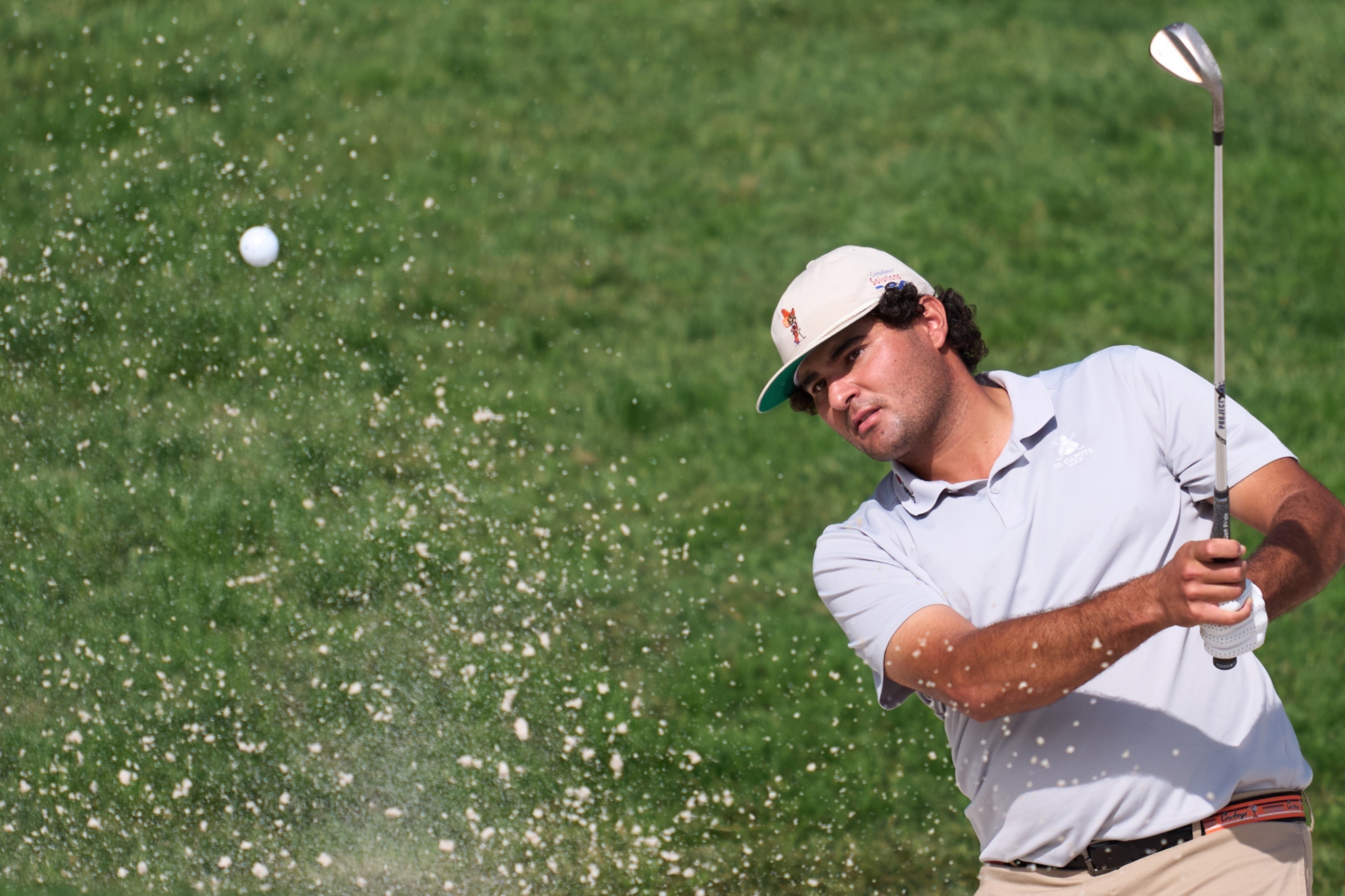 Eugenio López Chacarra (26) saca una bola del bunker OPEN DE ESPAÑA