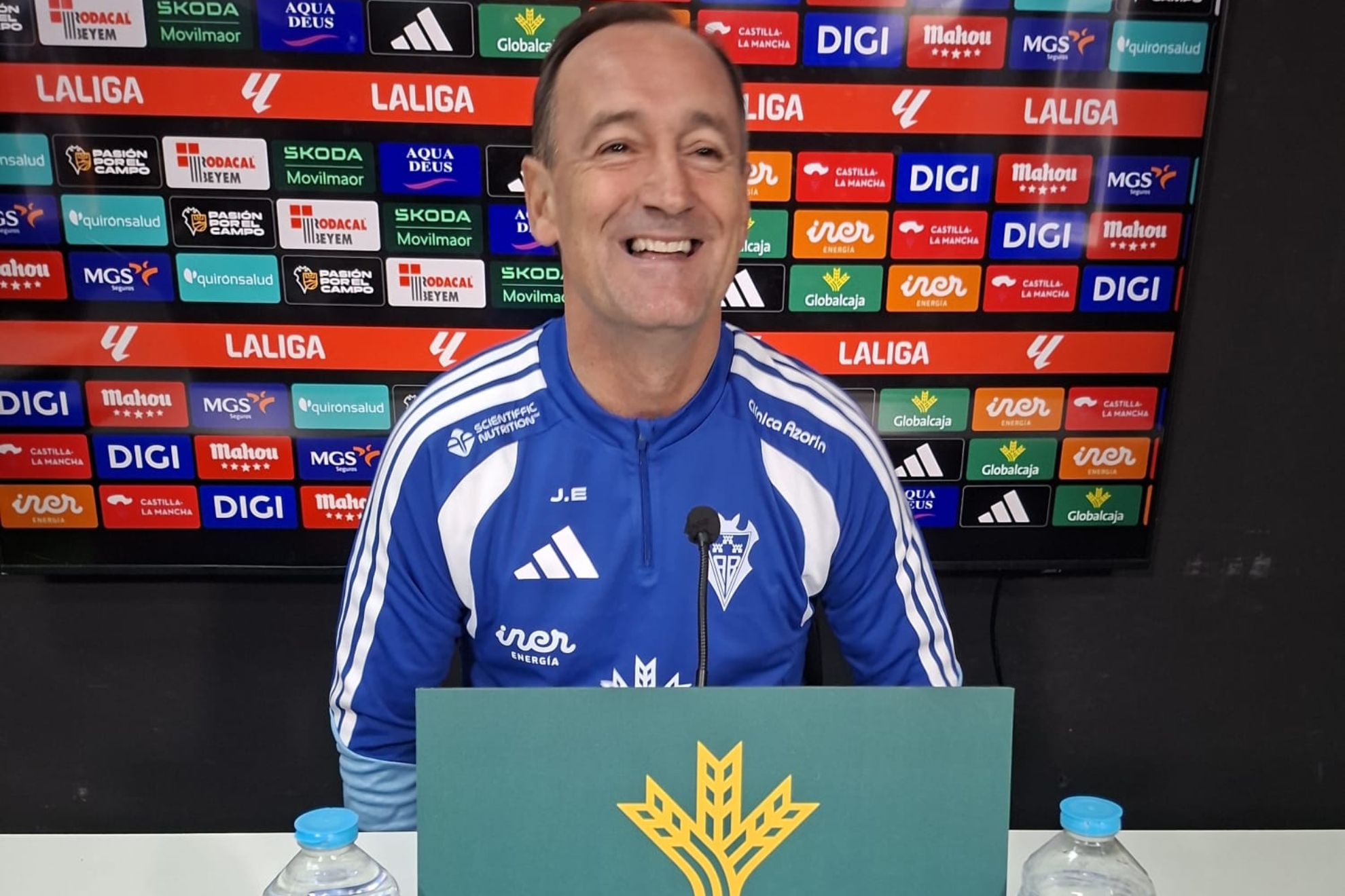 Joseba Etxeberria, muy sonriente en la rueda de prensa. ALBACETE