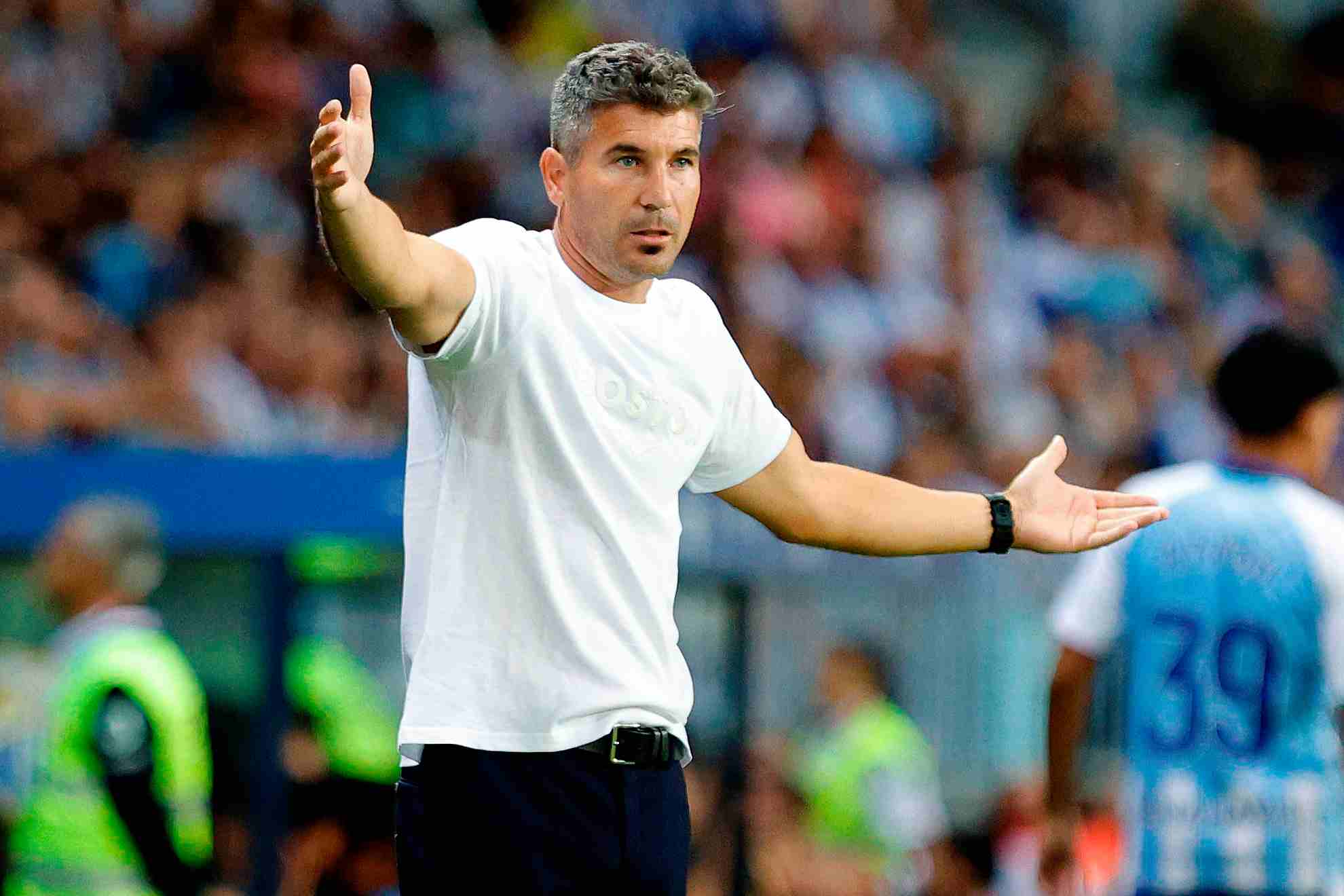 Funes da instrucciones durante el partido ante el Espanyol MARILU BAEZ / MARCA
