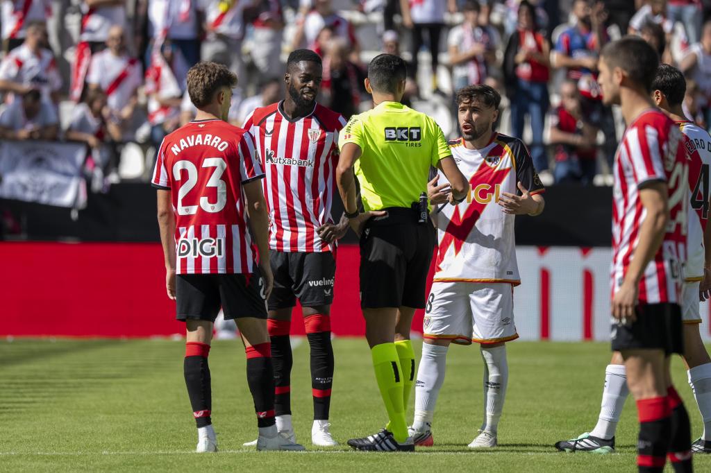 Partido de LaLiga EA Sports jornada 8 entre el Rayo Vallecano y el Athletic Club en el Estadio Municipal de Vallecas.