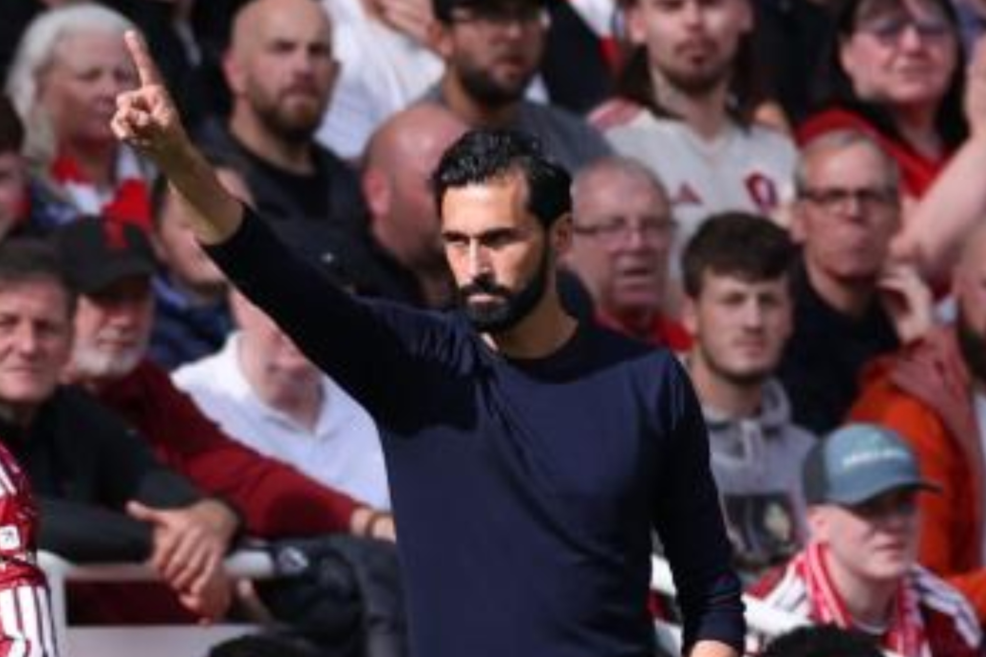 Álvaro Arbeloa, dando indicaciones. EFE