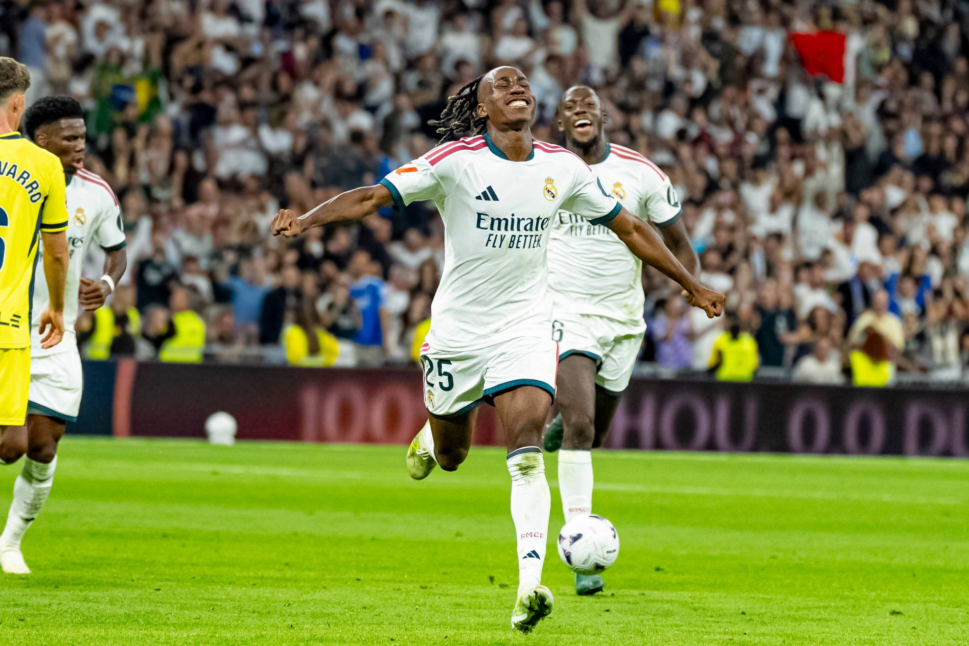 Diomande celebra el tanto que da la victoria al Madrid ante el Villarreal.