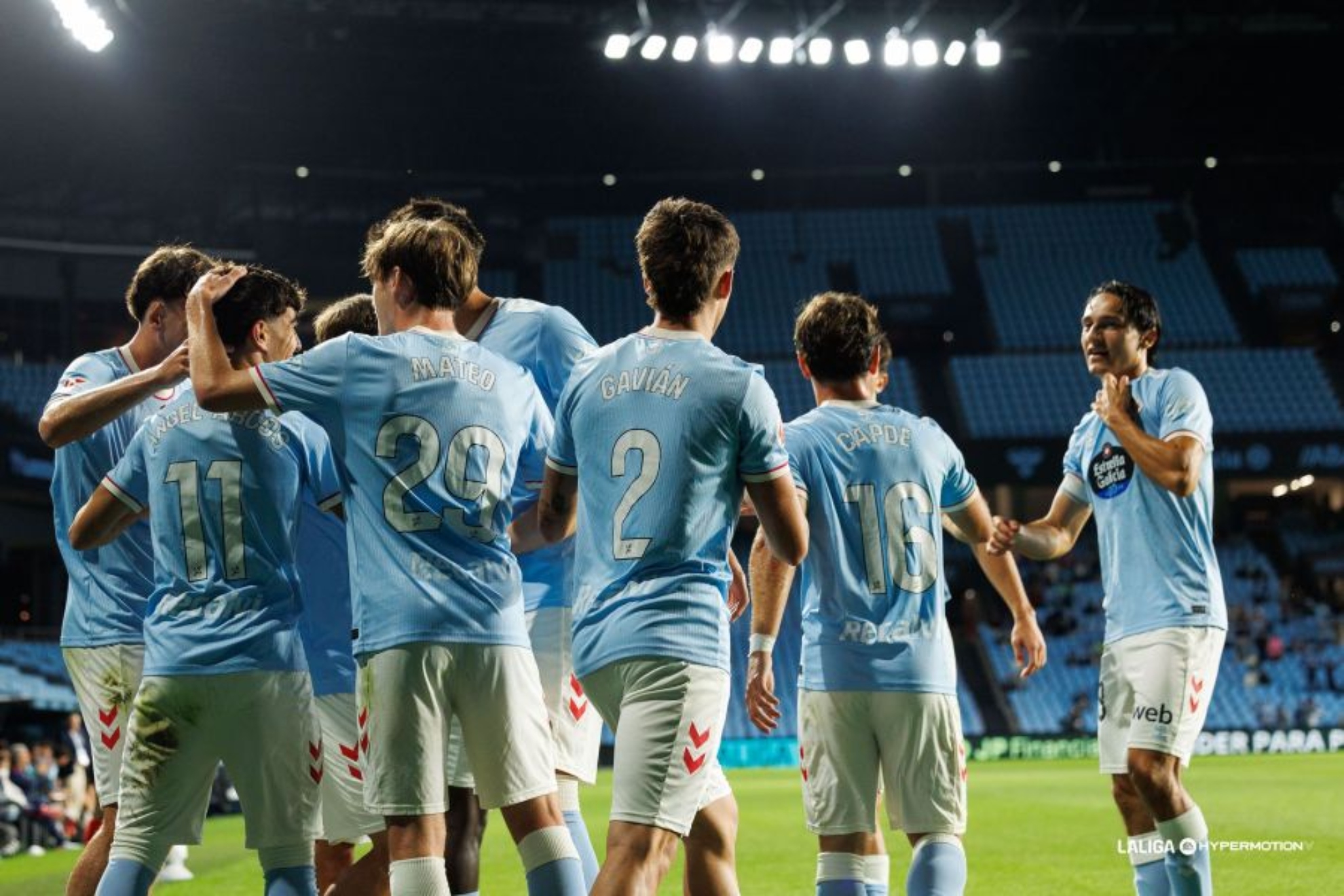 Los jugadores del Celta celebran uno de sus goles al Sanse. LALIGA