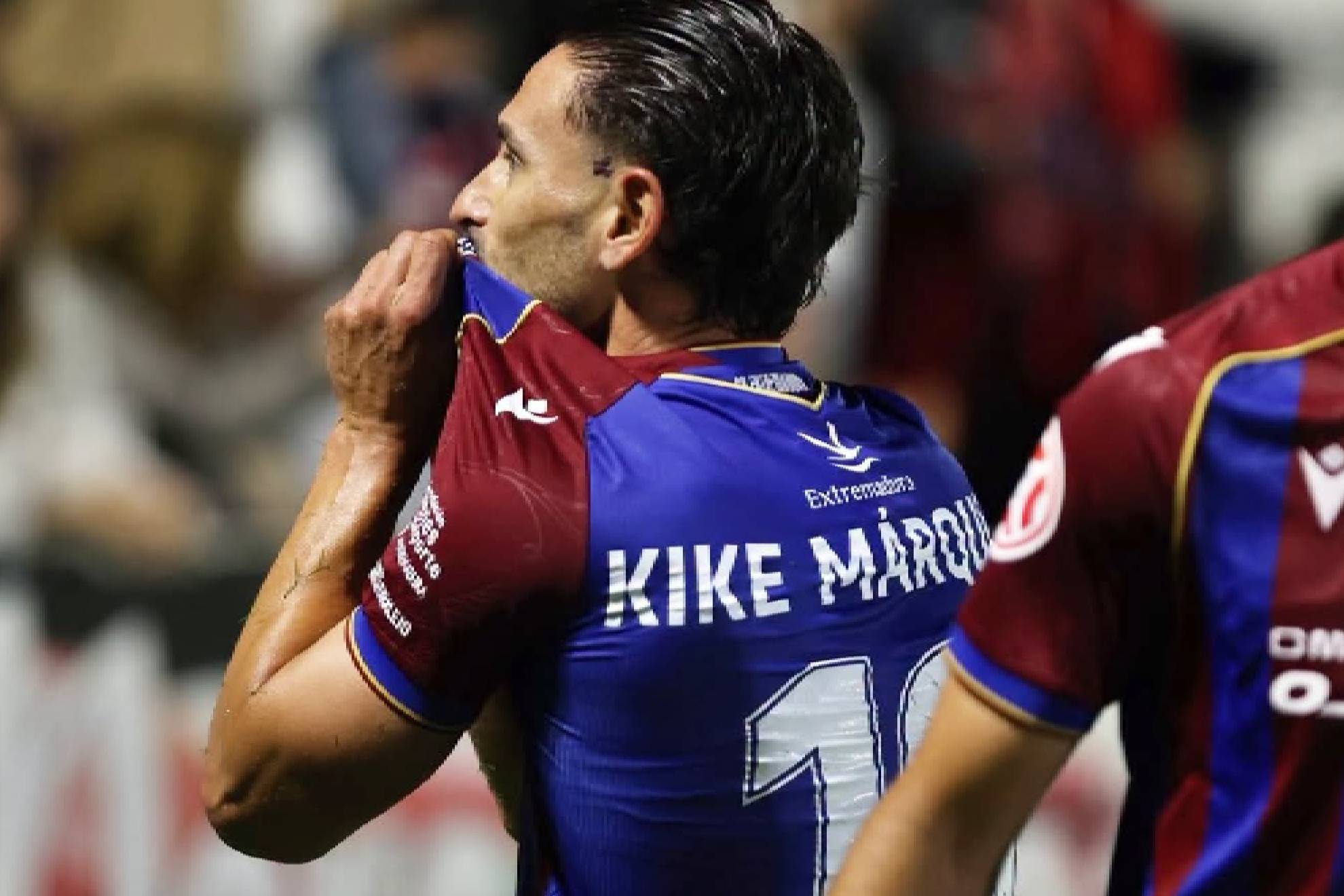 Kike Márquez lideró la remontada con un doblete