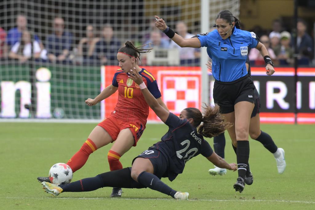 Athenea durante el partido frente a Estados Unidos.