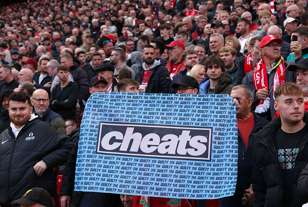 La brutal colección de pancartas en Anfield contra el Manchester City Getty Images