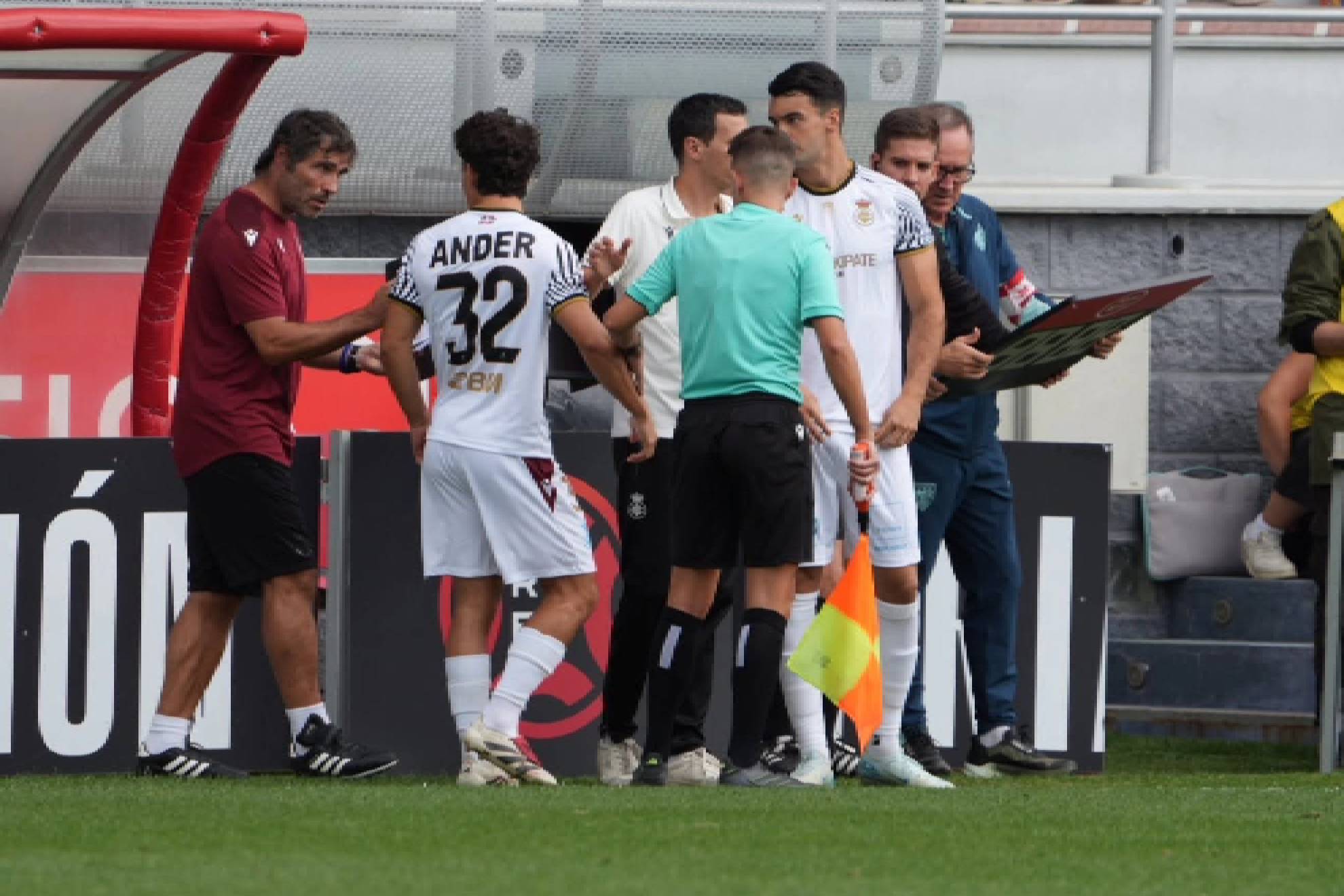 Ander hizo su debut con el primer equipo del Real Unión
