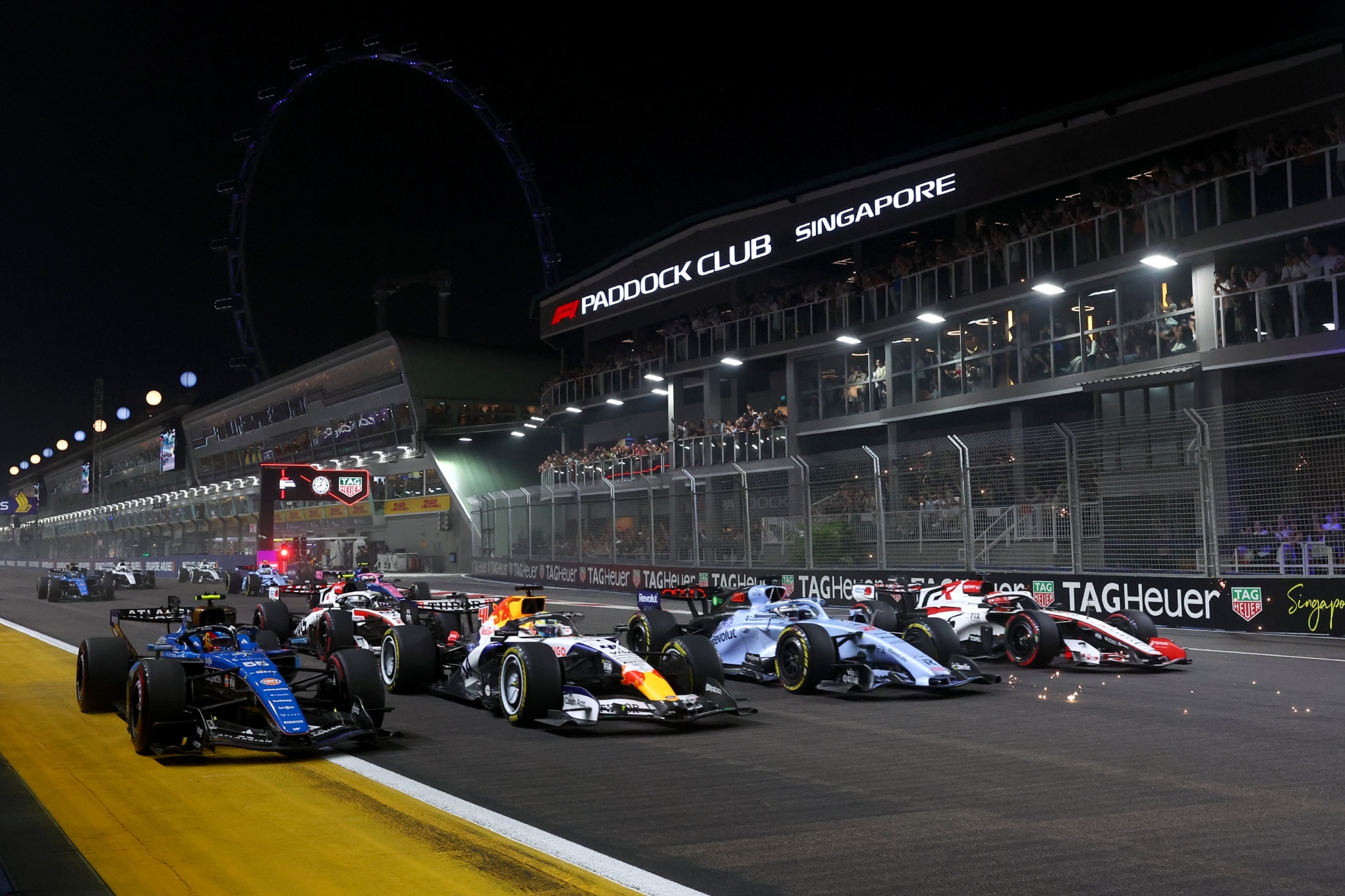 Sainz fuerza el cuatro en paralelo en Singapur. X / @F1