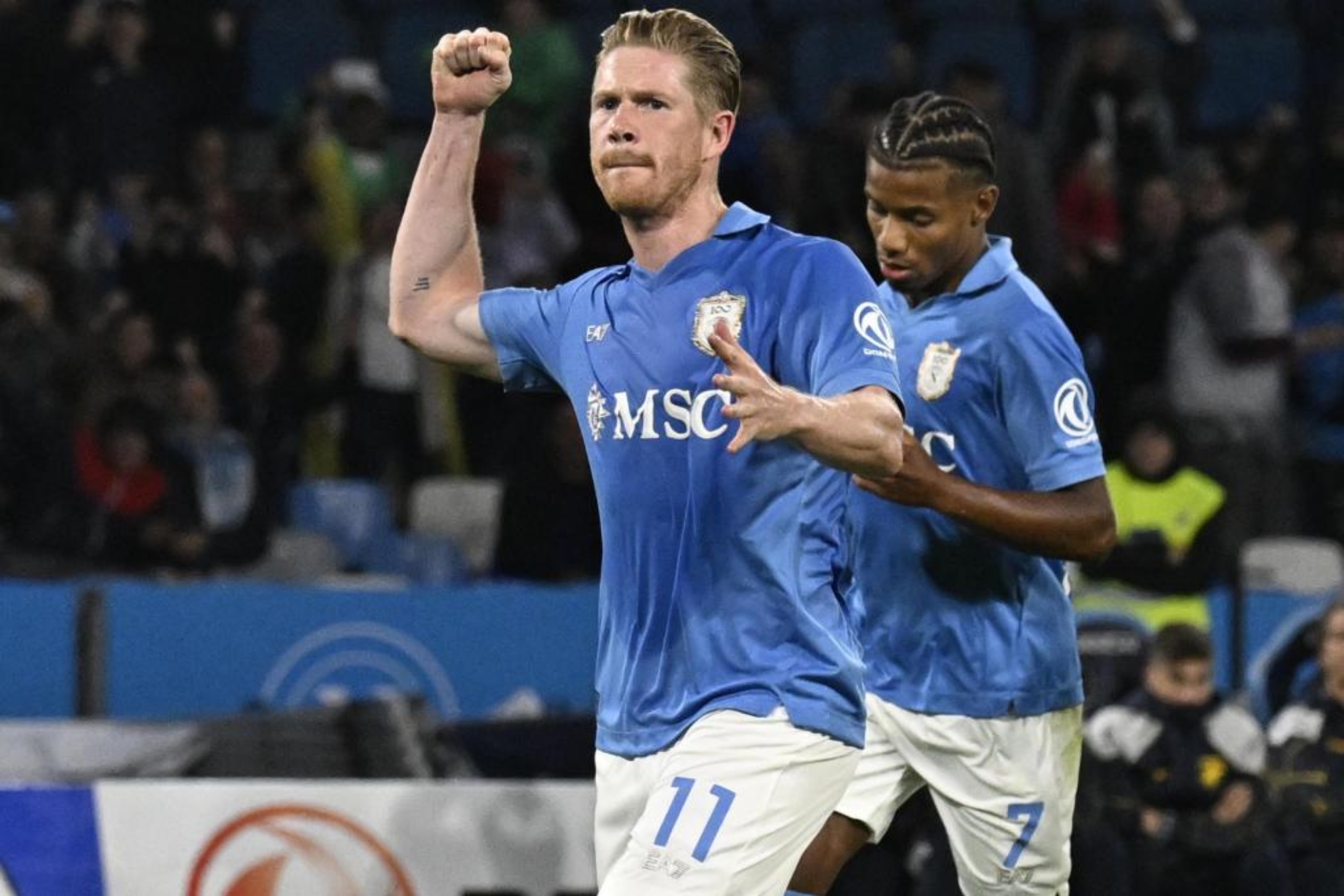 Kevin de Bruyne celebra uno de sus goles contra el Frosinone. EFE