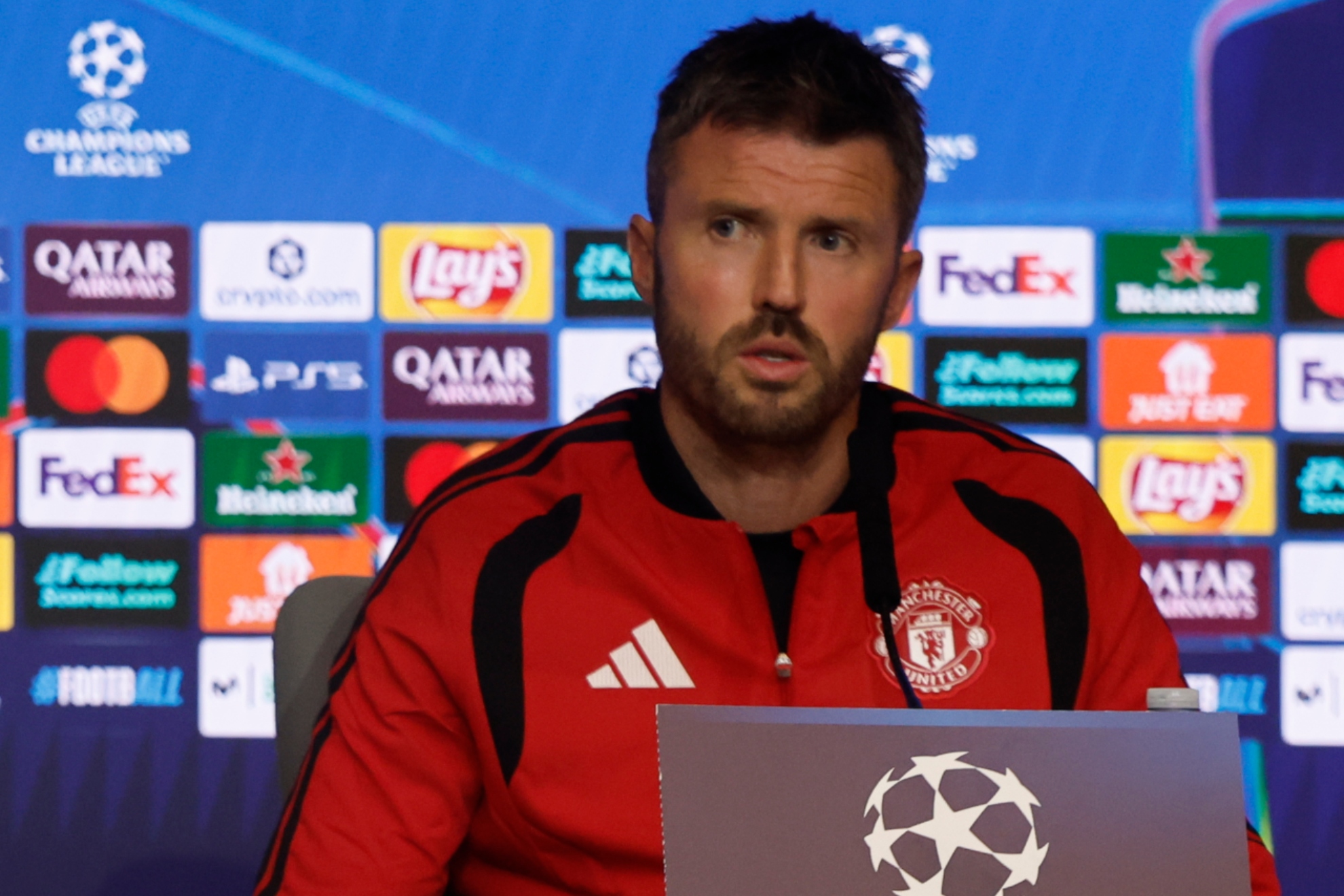 MICHAEL CARRICK, EN SU INTERVENCIÓN ANTE LOS MEDIOS EN EL METROPOLITANO. EFE