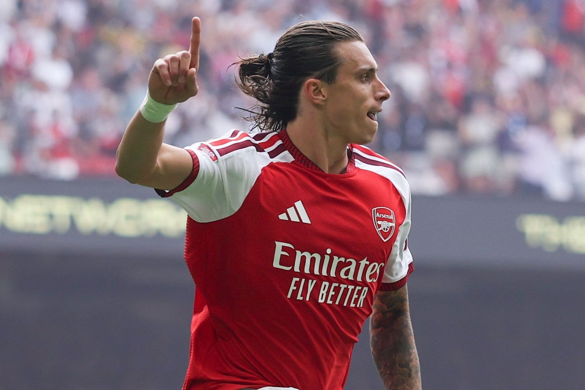 Calafiori celebra su gol contra el Manchester City en la Community Shield